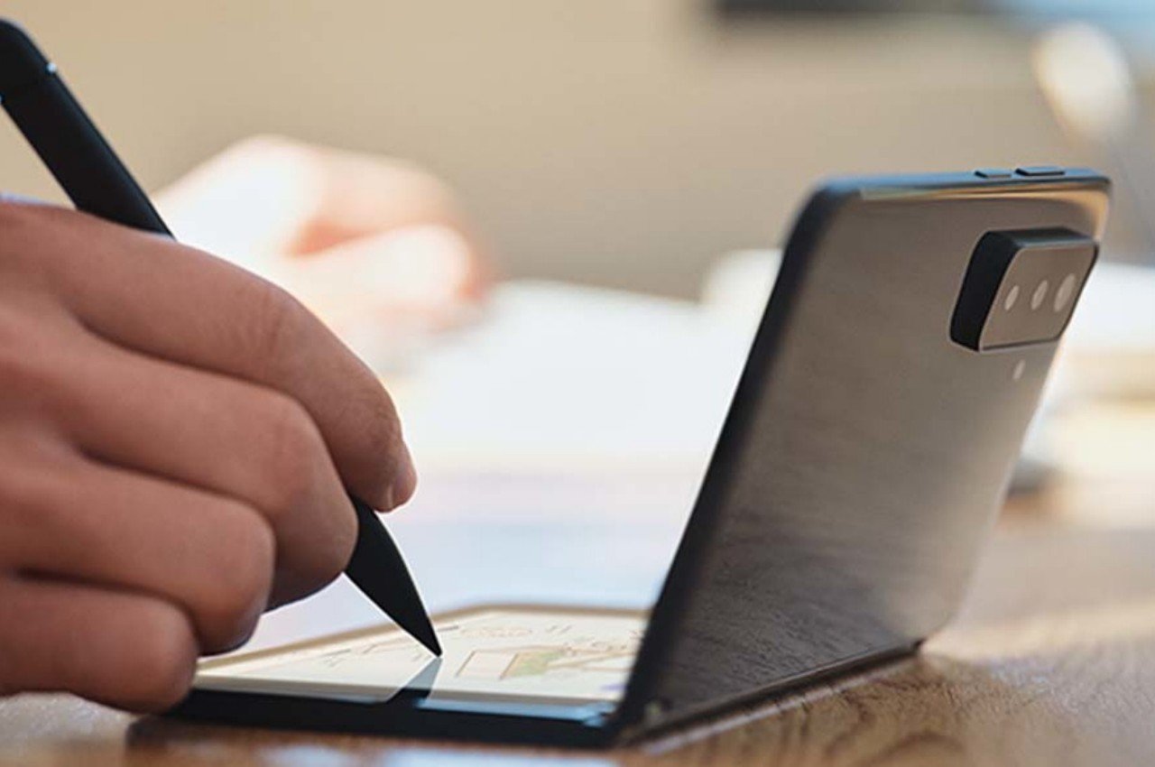 mobile phone，Folding mobile phone，industrial design，product design，Microsoft，Surface Duo，