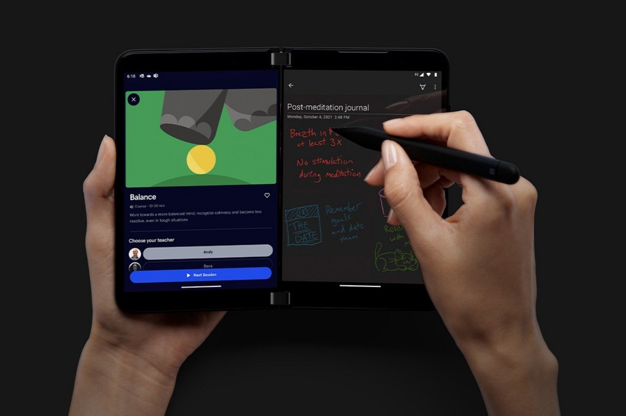 mobile phone，Folding mobile phone，industrial design，product design，Microsoft，Surface Duo，
