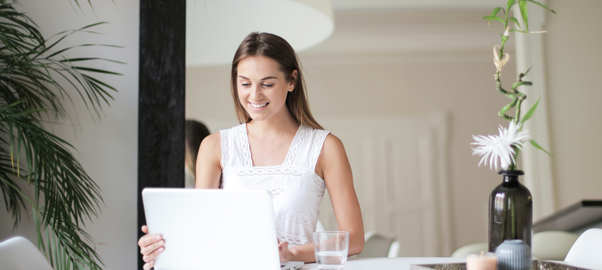 Table，furniture，to work in an office，woodiness，product，product design，