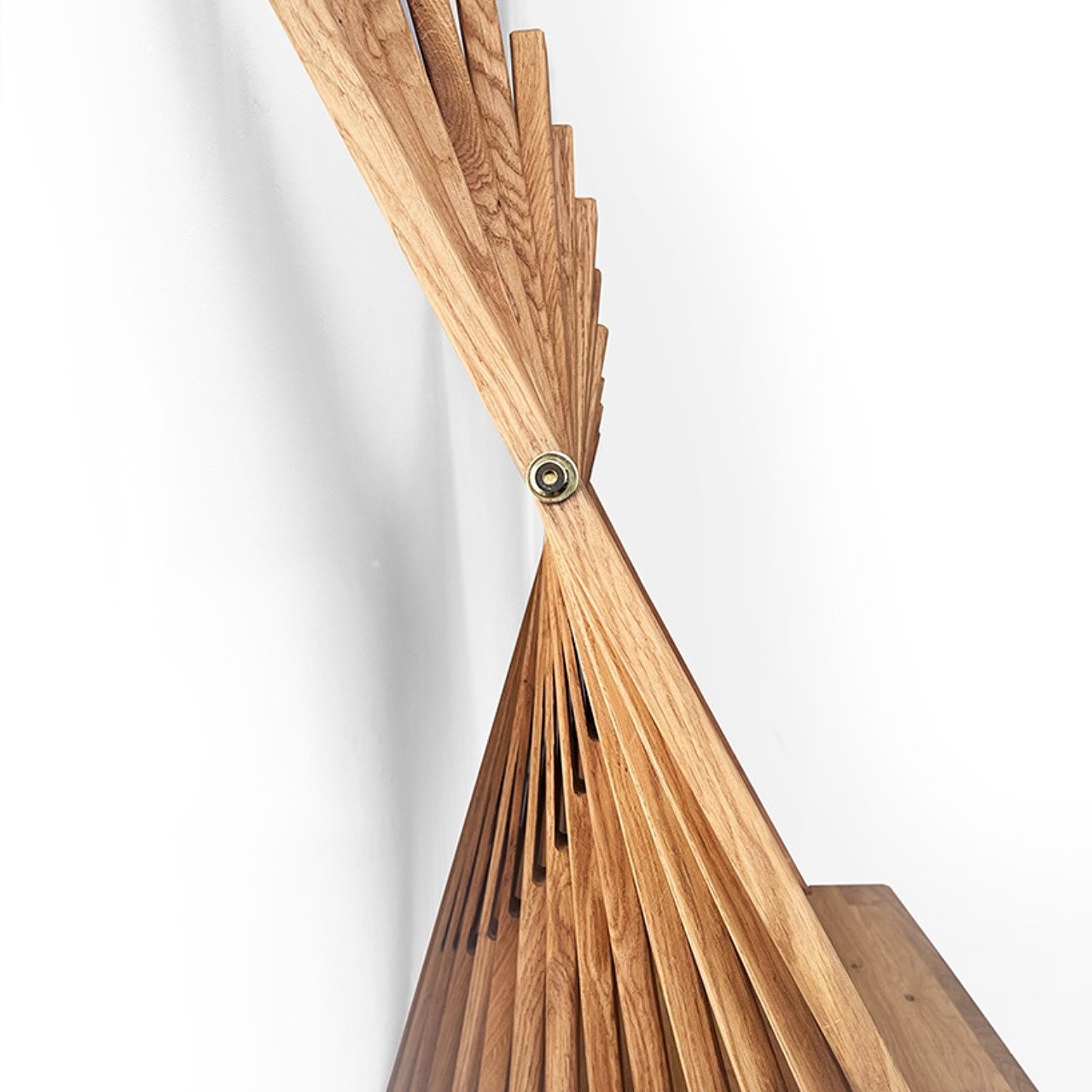 Robert van Embricq，FLOW WALL DESK，Minimalism，sustainable，product design，furniture design ，