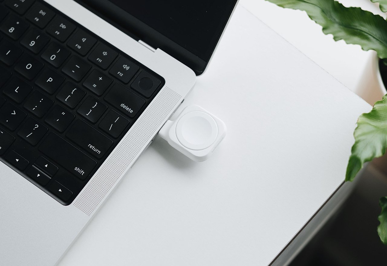 Loke Fong Koh，Minimalism，Apple Watch Fast Chargers，product design，usability，Portability，Maco Go 2，
