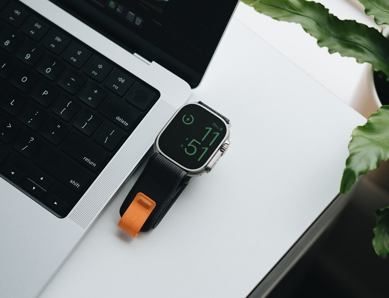 Loke Fong Koh，Minimalism，Apple Watch Fast Chargers，product design，usability，Portability，Maco Go 2，