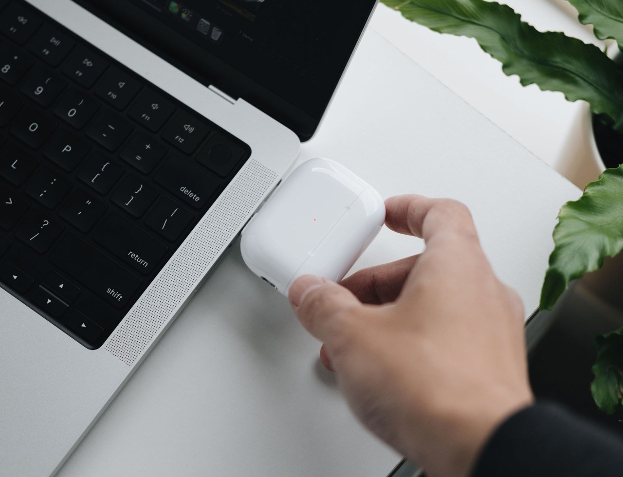 Loke Fong Koh，Minimalism，Apple Watch Fast Chargers，product design，usability，Portability，Maco Go 2，