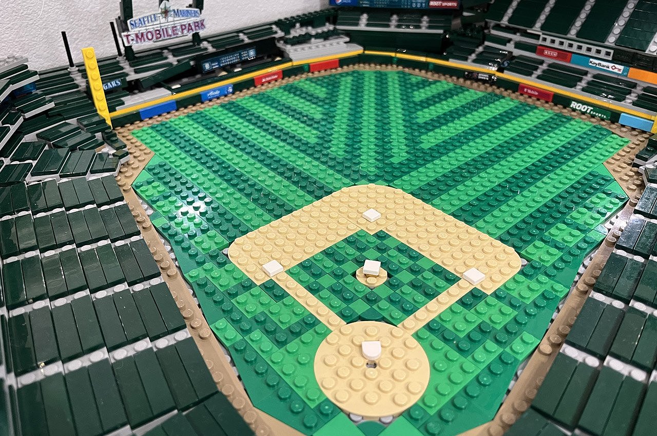 Shane Deegan，Lego，T-MOBILE Park Stadium，Lego model，