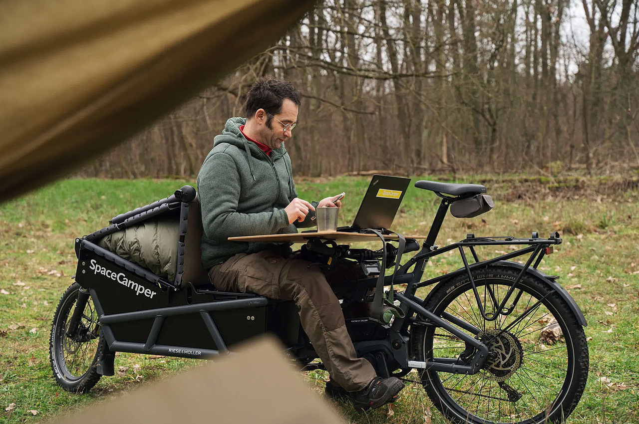 Electric bicycle，sleep，camping，