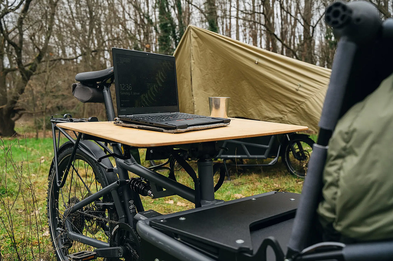 Electric bicycle，sleep，camping，