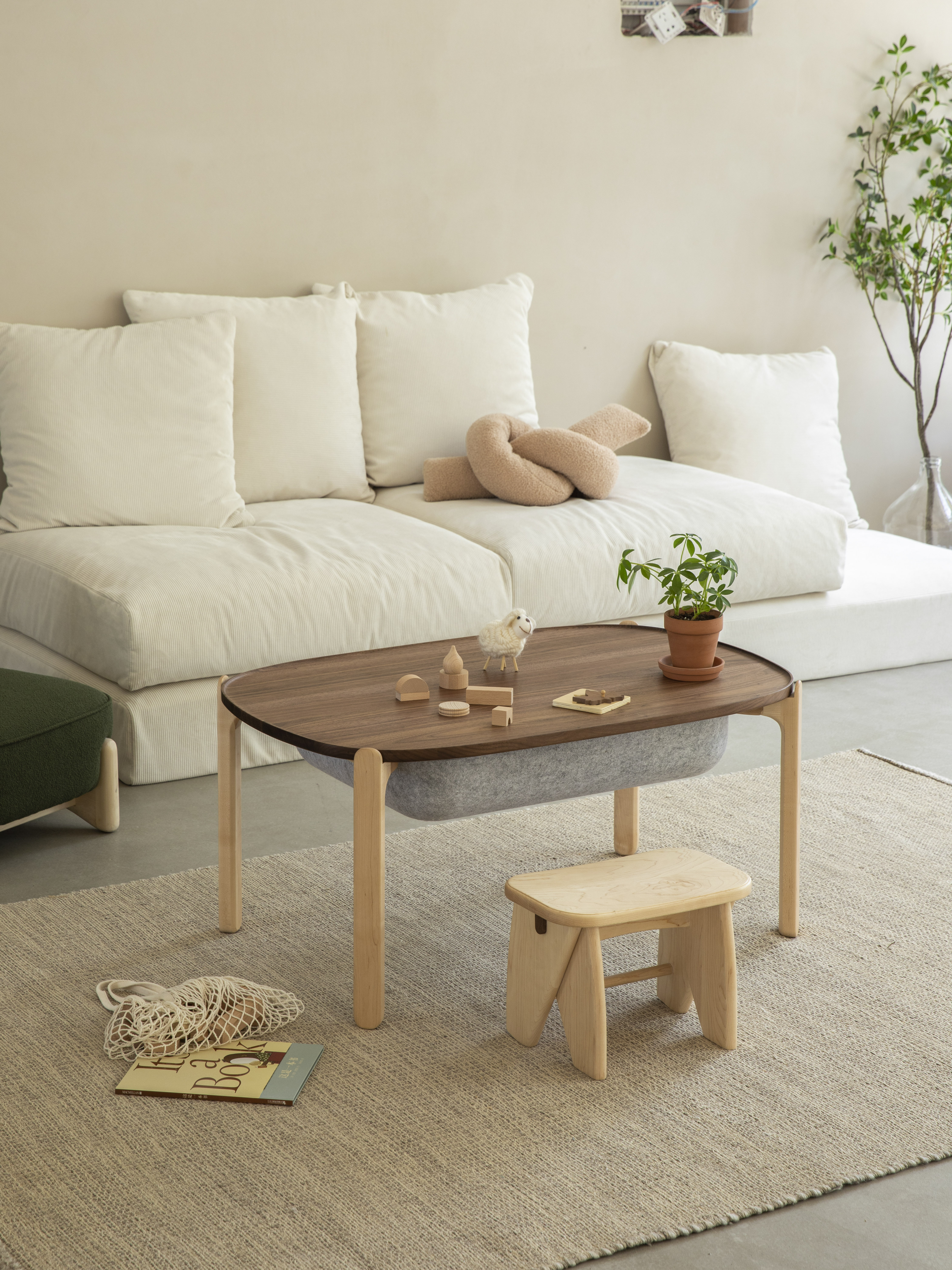 Children's furniture，Solid wood furniture，Original design，furniture design ，Children's table，stool，