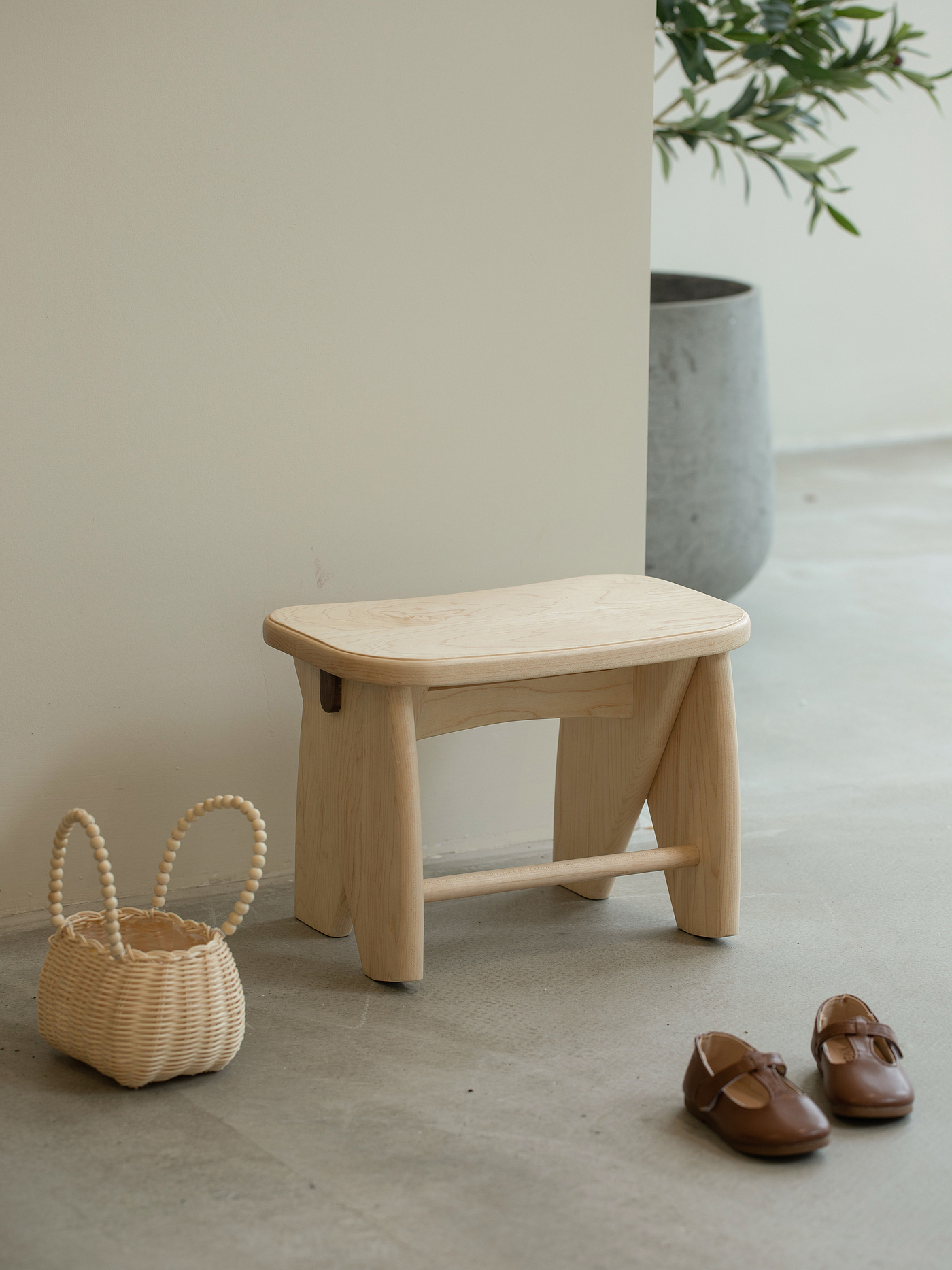 Children's furniture，Solid wood furniture，Original design，furniture design ，Children's table，stool，