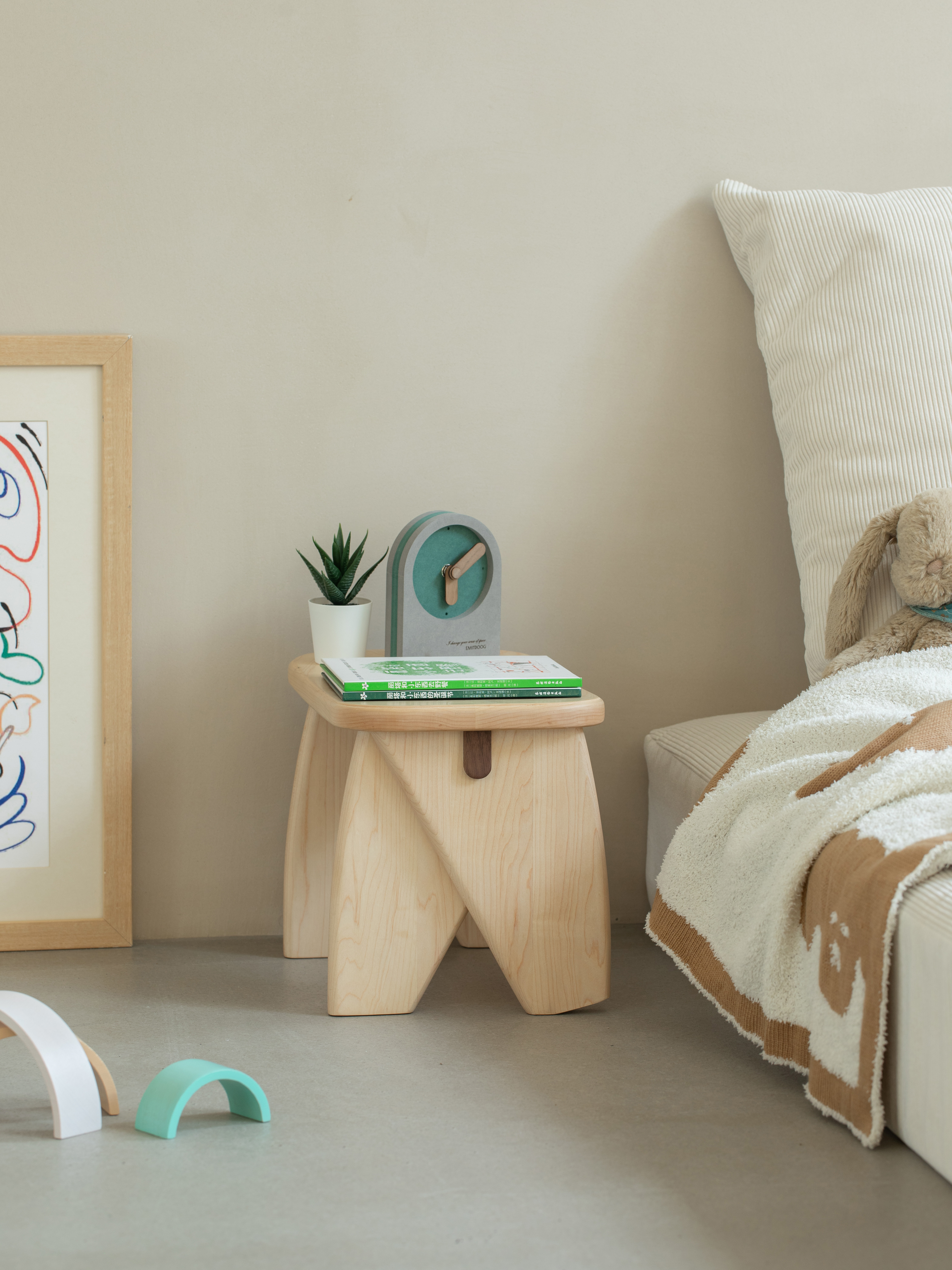 Children's furniture，Solid wood furniture，Original design，furniture design ，Children's table，stool，