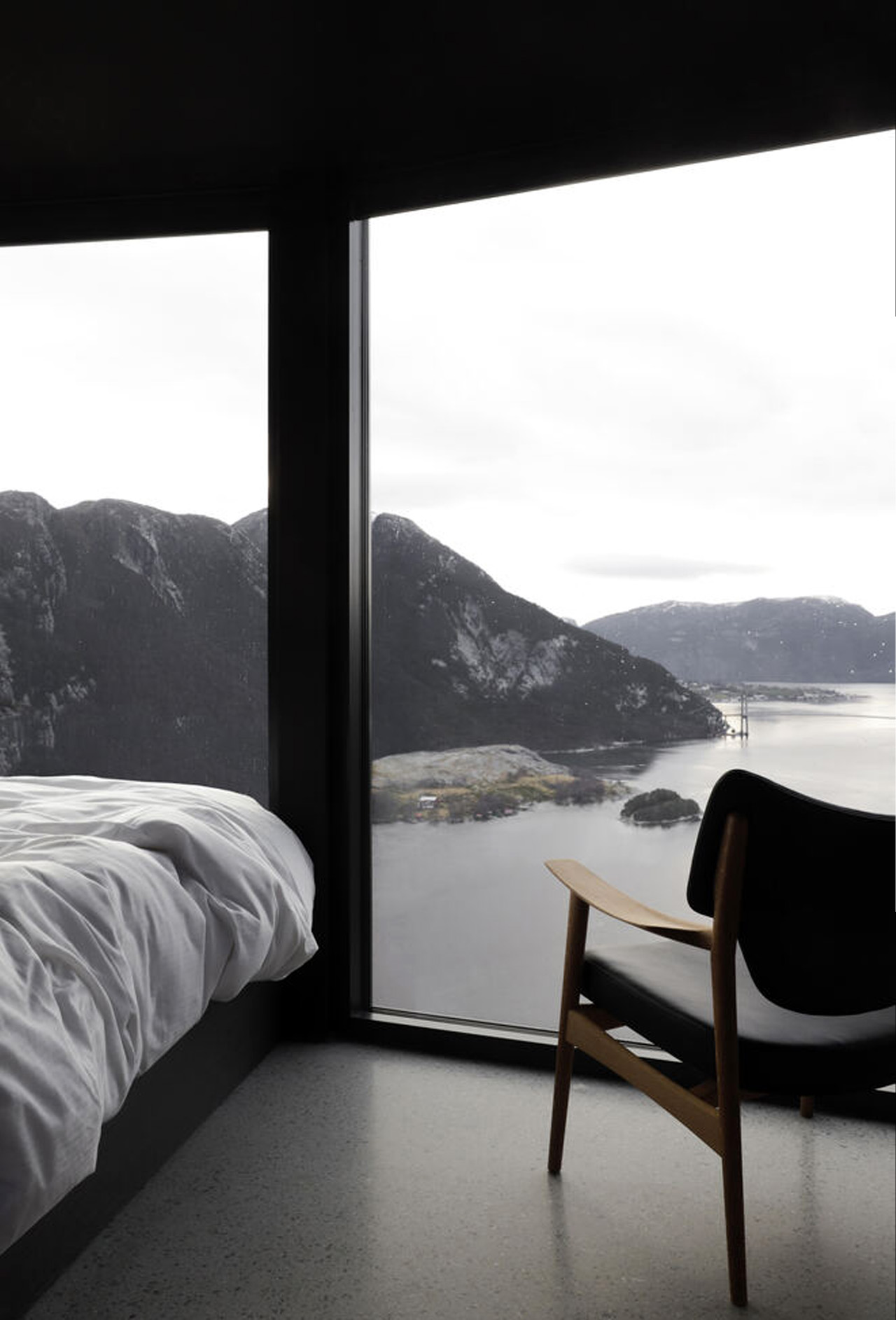 Cedar Cottage，Norway，Steep cliff，