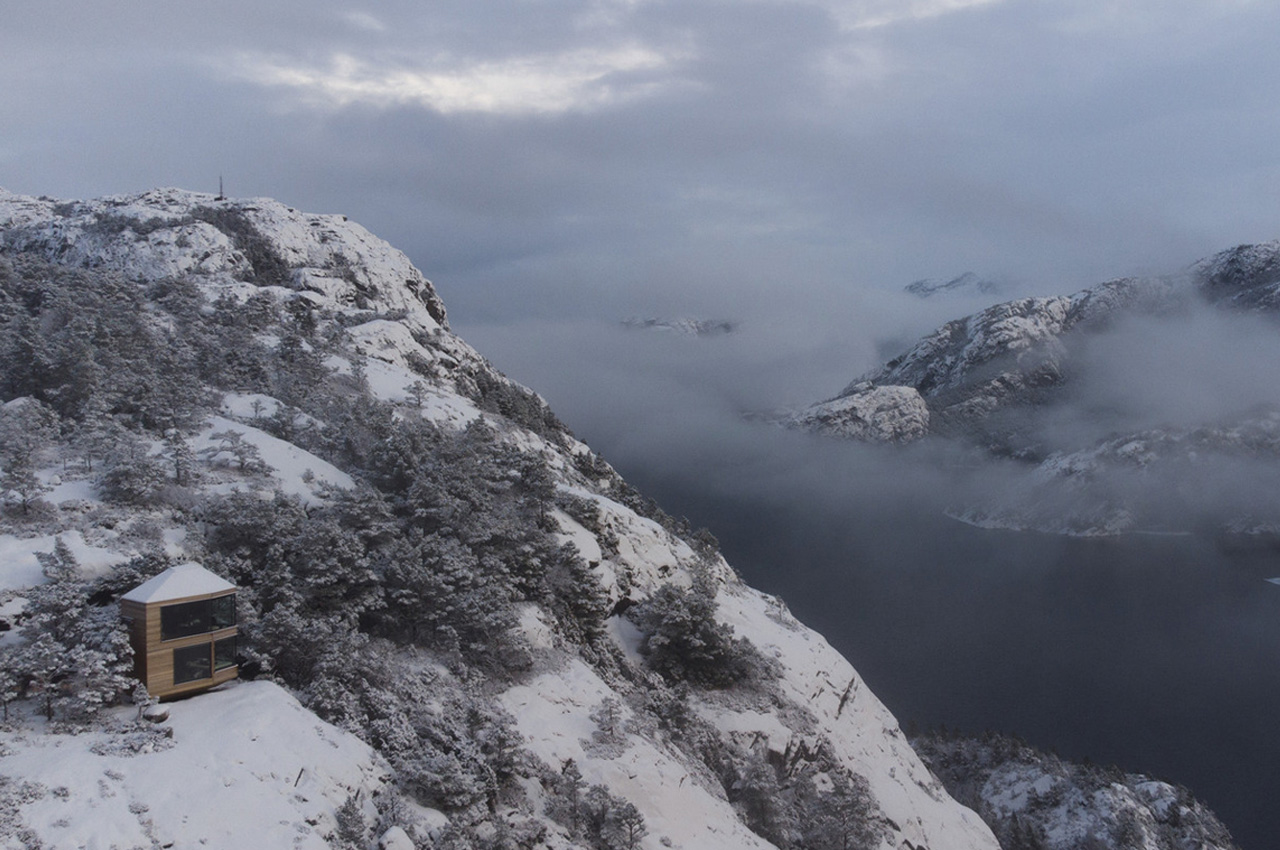 Cedar Cottage，Norway，Steep cliff，
