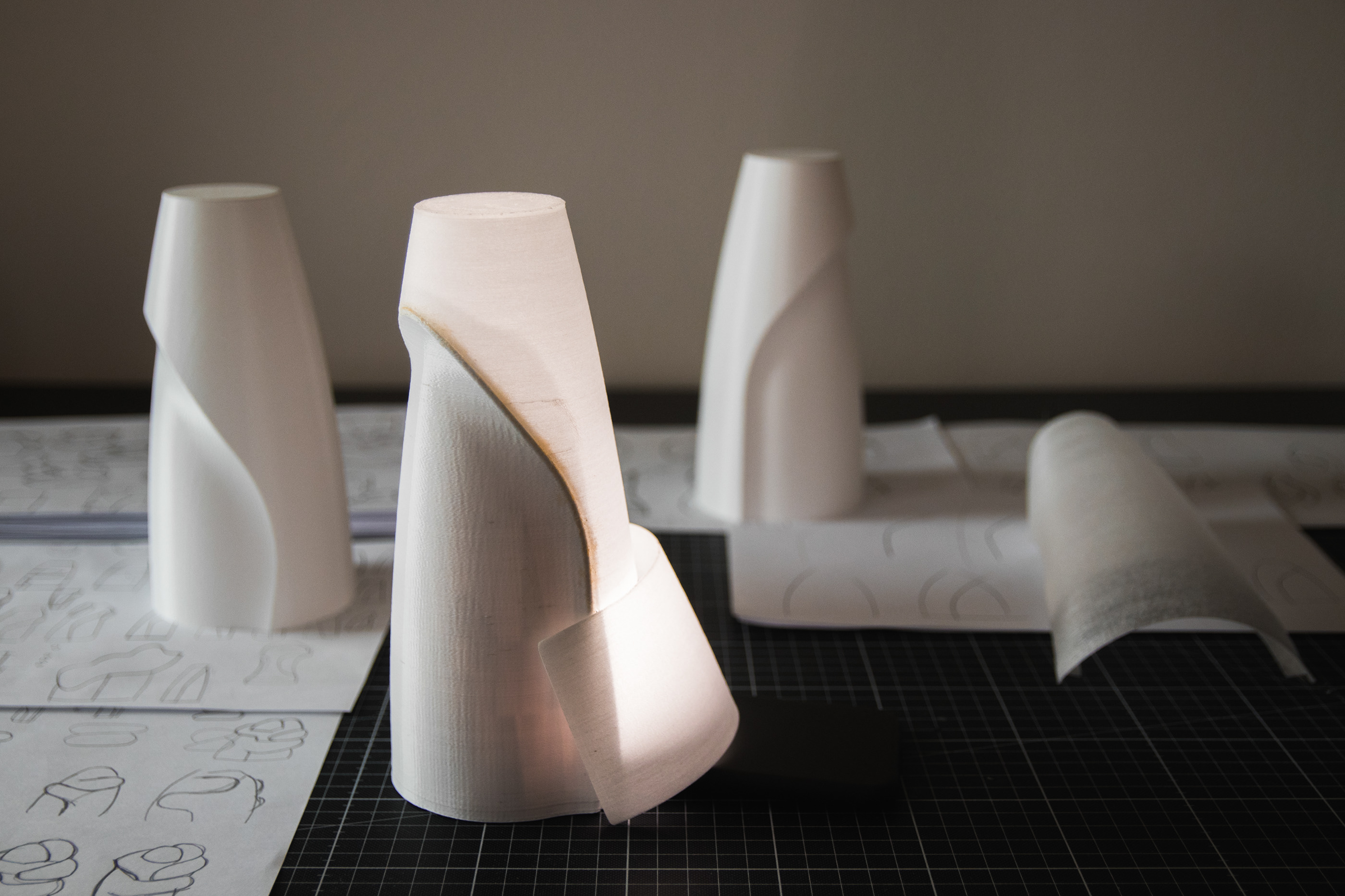 lamps and lanterns，Warm color，Entangled，