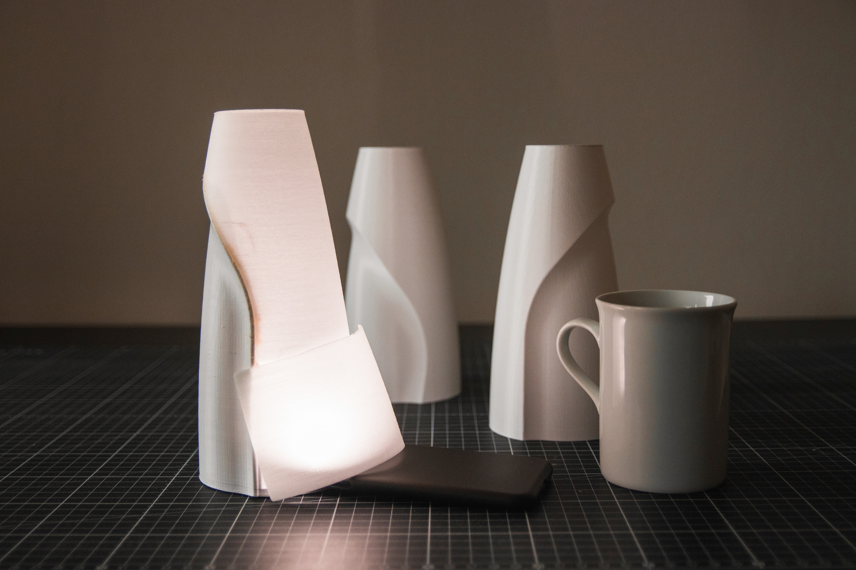 lamps and lanterns，Warm color，Entangled，