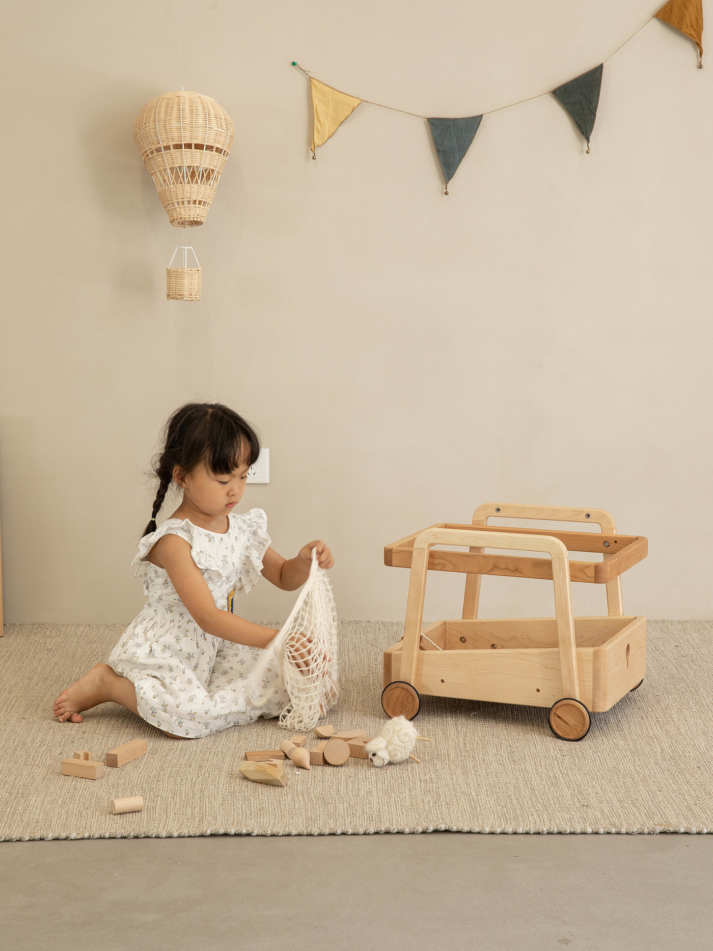 儿童家具，实木家具，原创设计，家具设计，小推车，收纳架，书架，玩具架，