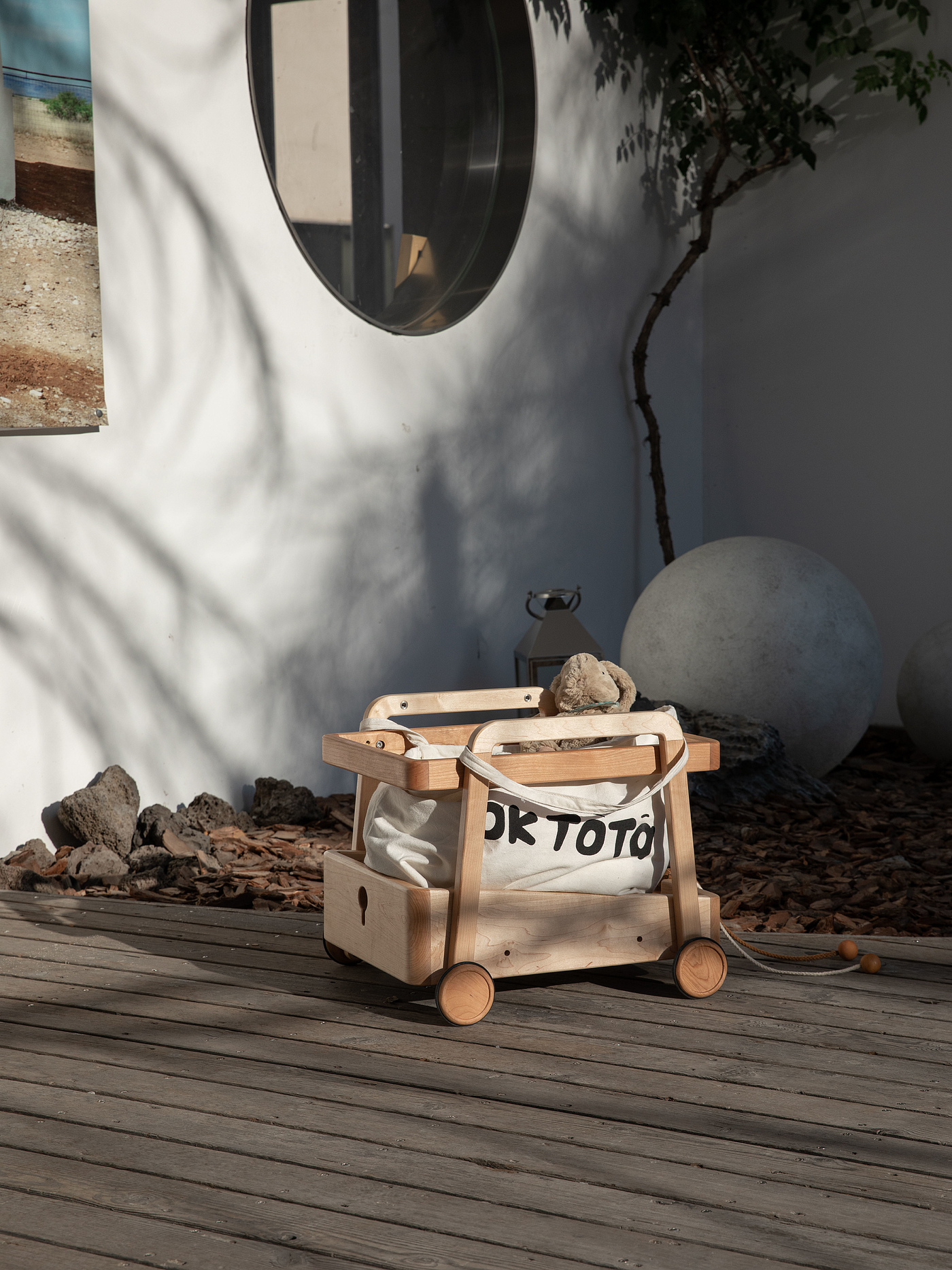 Children's furniture，Solid wood furniture，Original design，furniture design ，Trolley，Storage rack，bookshelf，Toy rack，