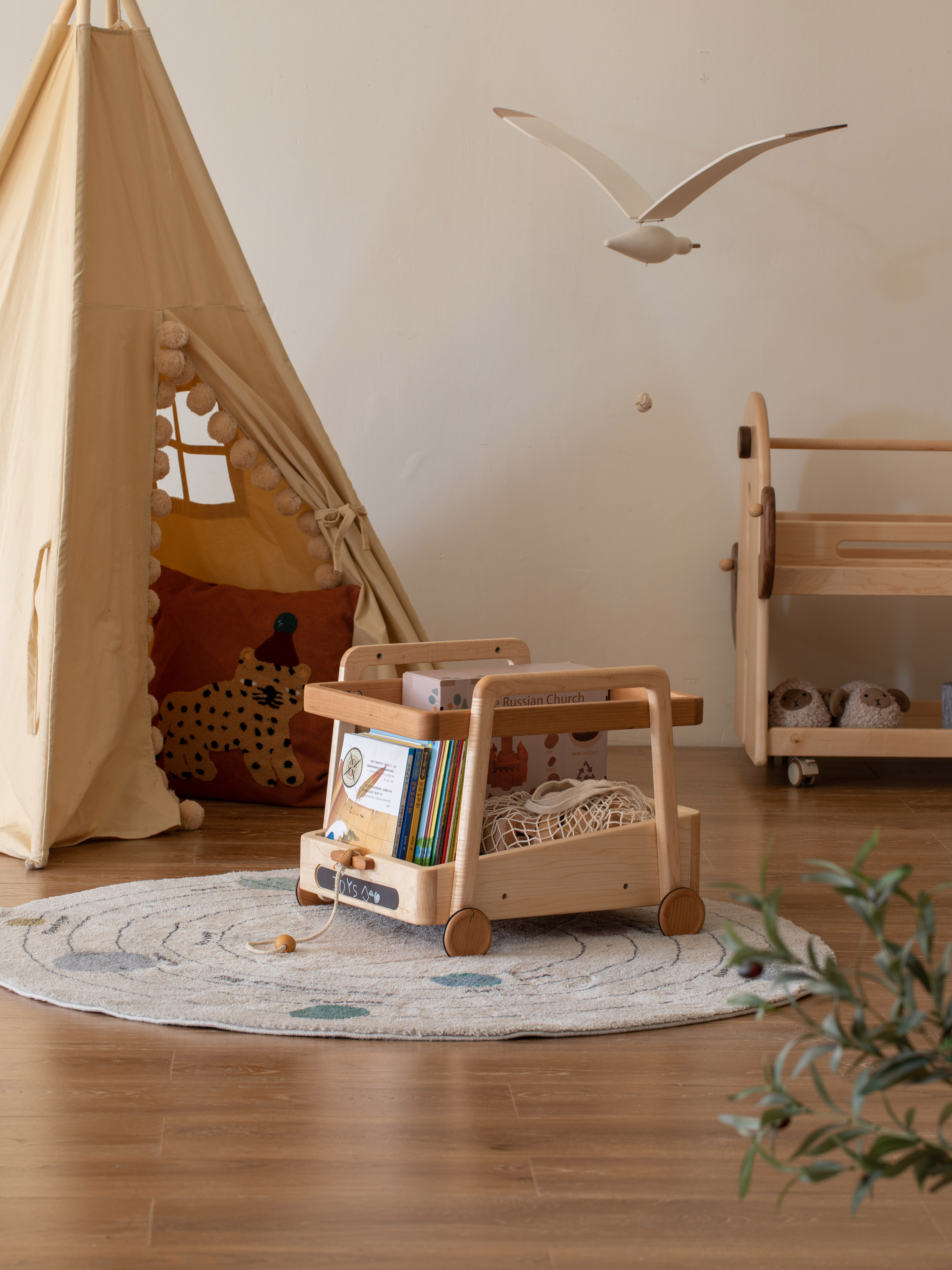 Children's furniture，Solid wood furniture，Original design，furniture design ，Trolley，Storage rack，bookshelf，Toy rack，