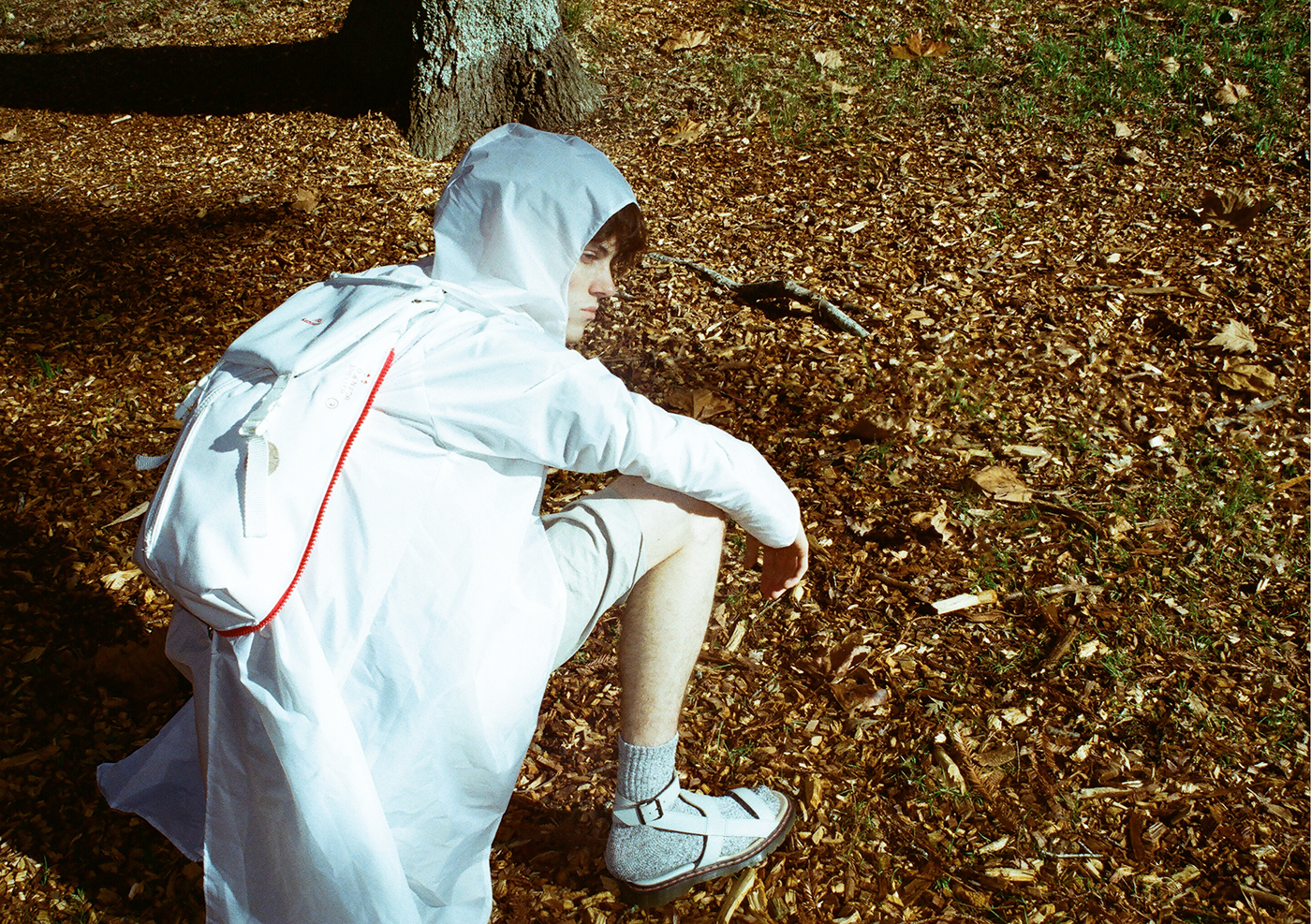 white，package，a bag，Travelling bag，outdoors，Travel，pack，