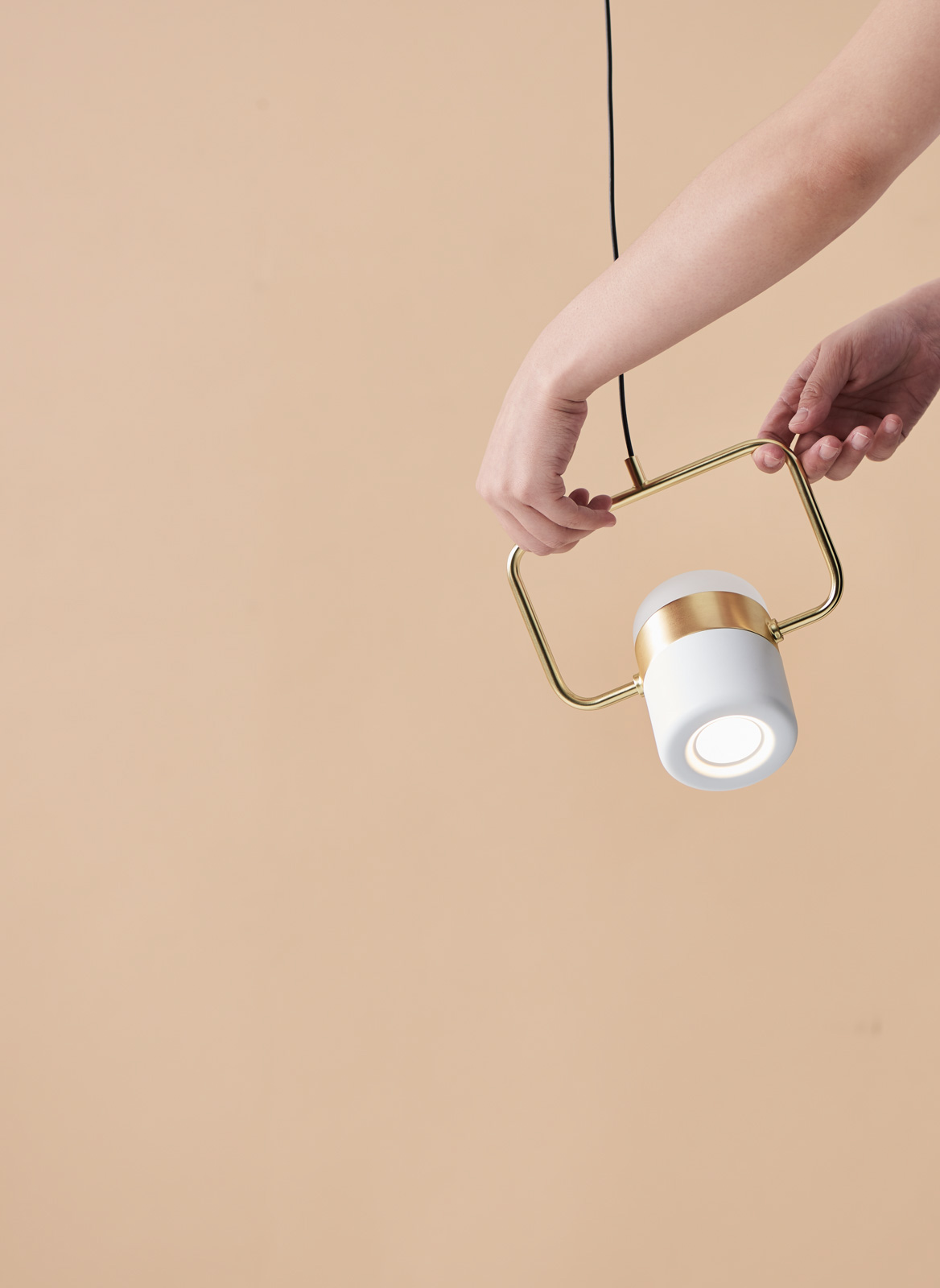 Lamp design，Metal，surface treatment，