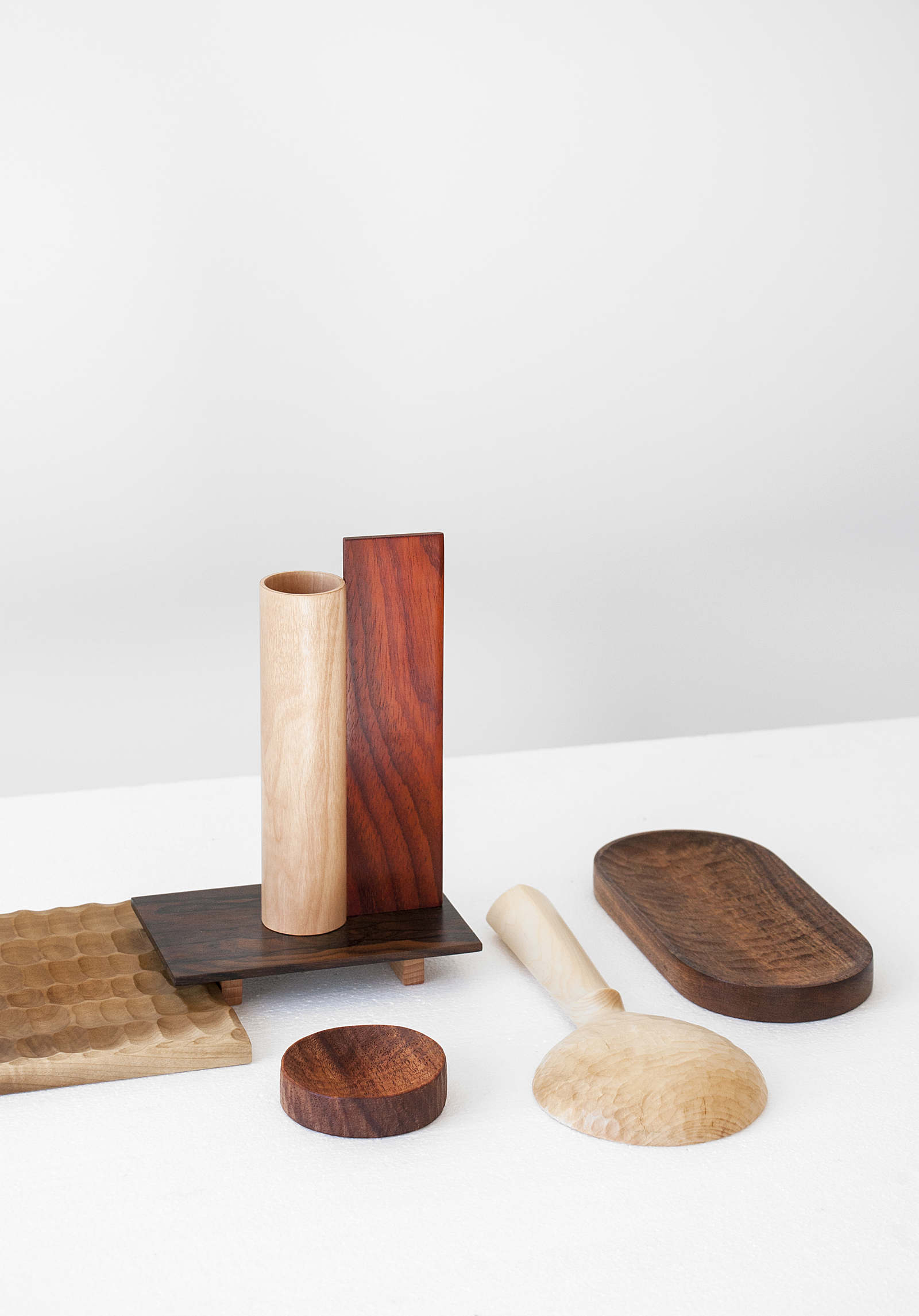 Desktop object，wooden ，
