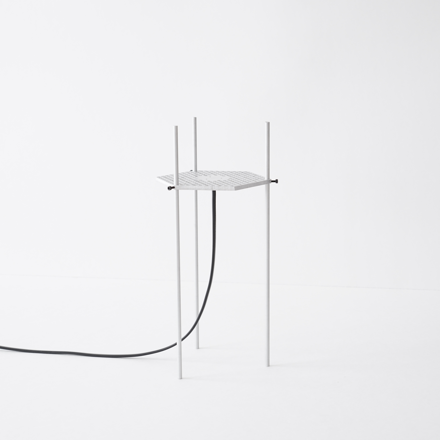 Lander Lamp，white，aluminium，lamps and lanterns，