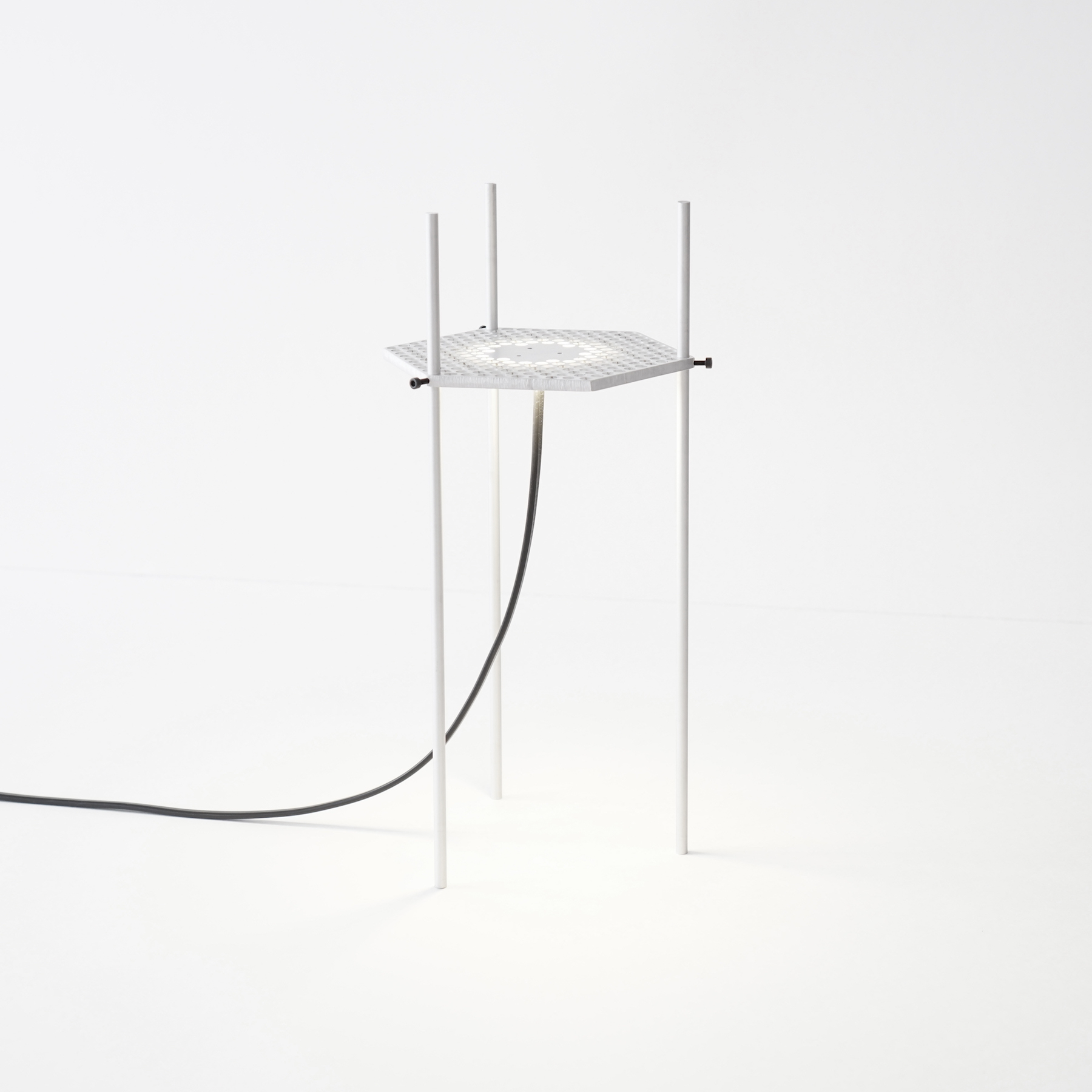Lander Lamp，white，aluminium，lamps and lanterns，