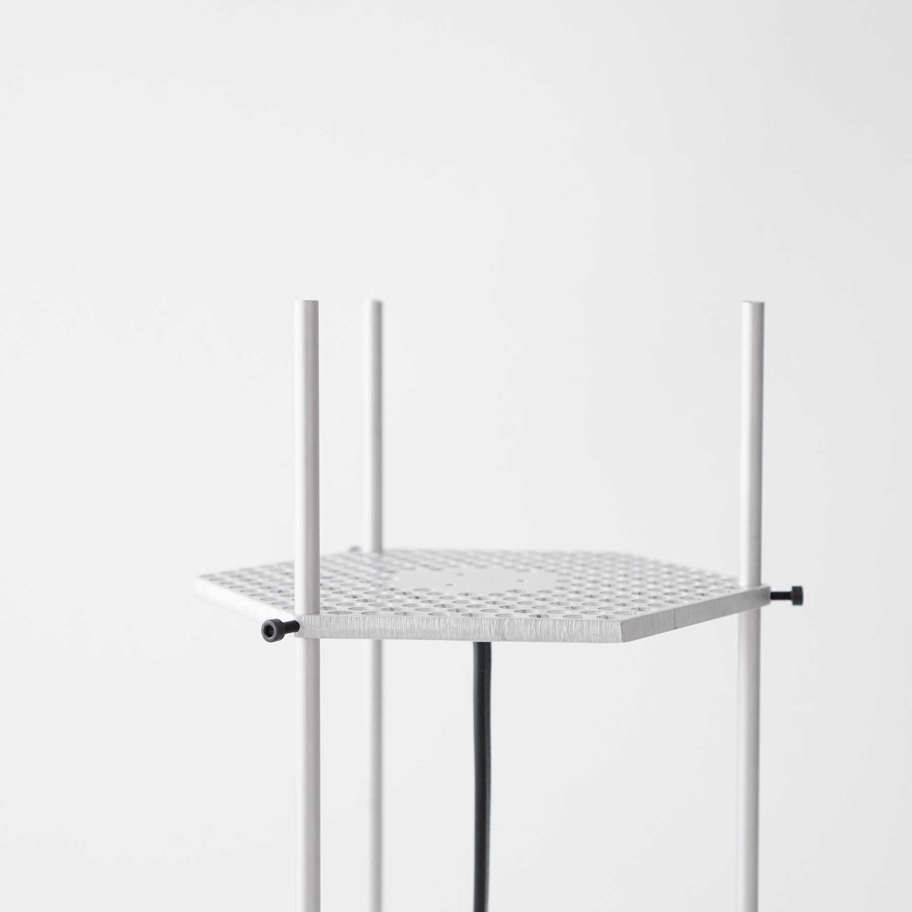 Lander Lamp，white，aluminium，lamps and lanterns，