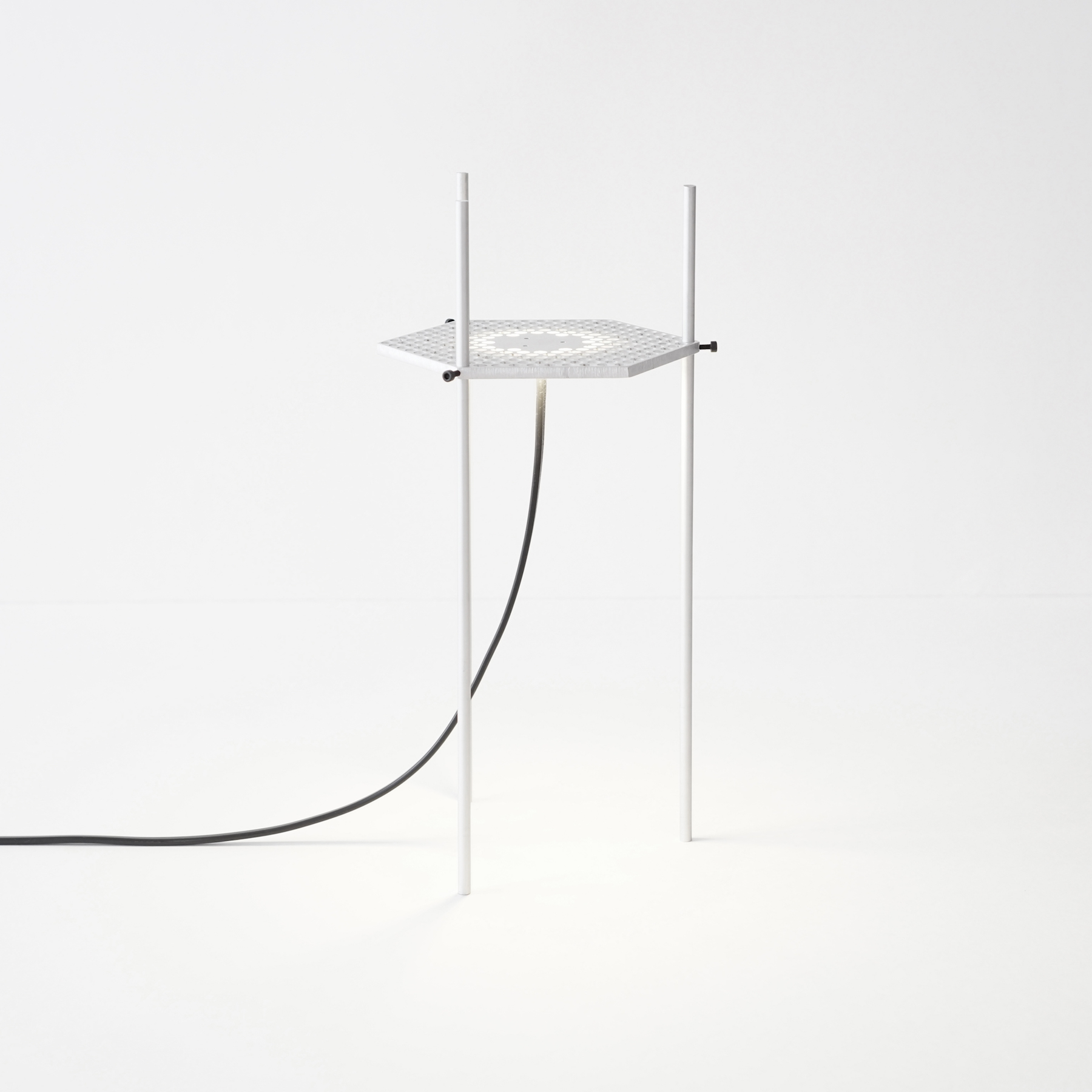 Lander Lamp，white，aluminium，lamps and lanterns，