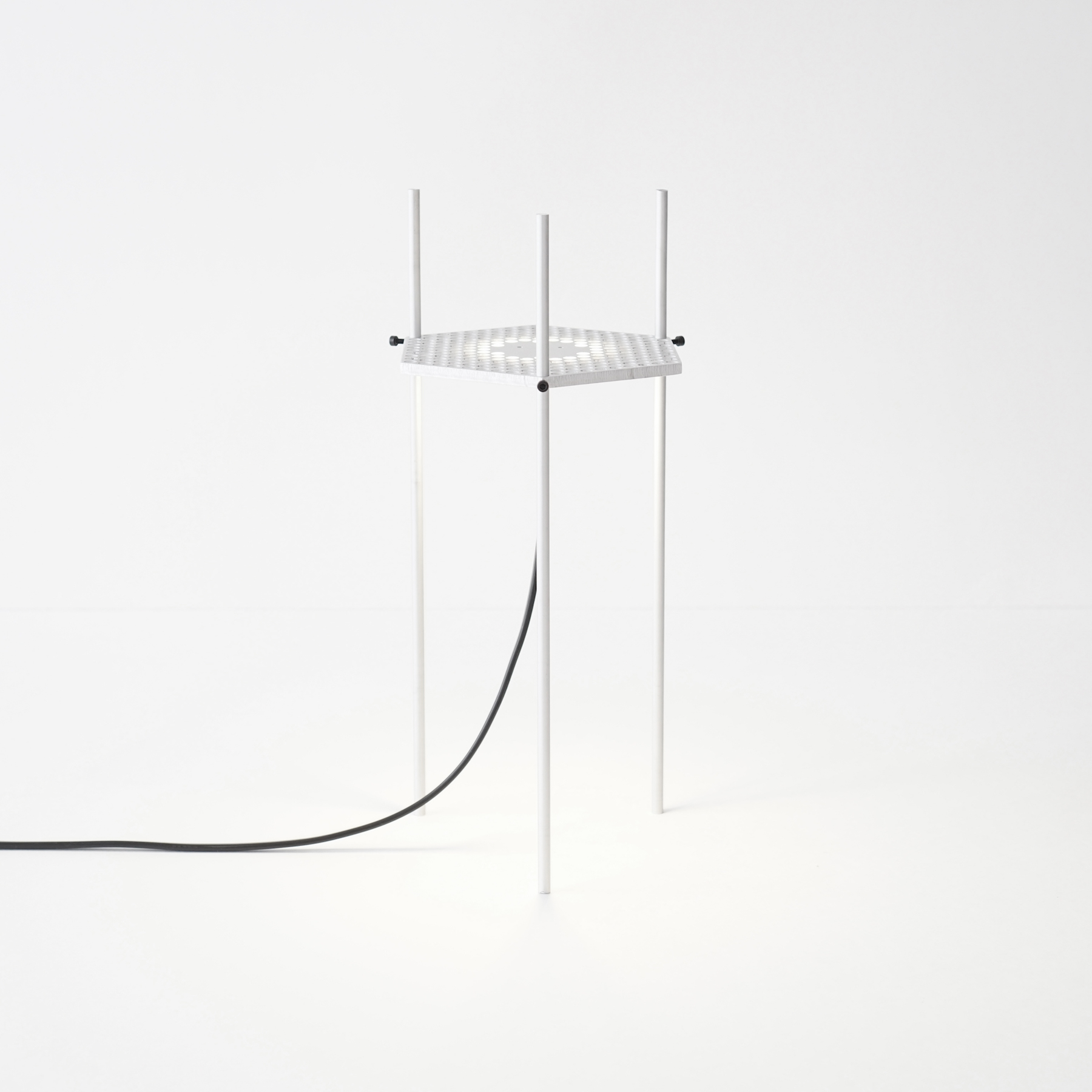 Lander Lamp，white，aluminium，lamps and lanterns，