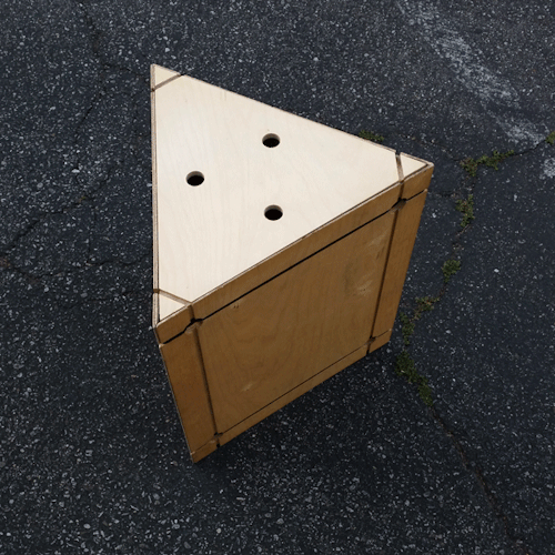 Smaskrake Stool TRIANGULATED STOOLS - 普象网