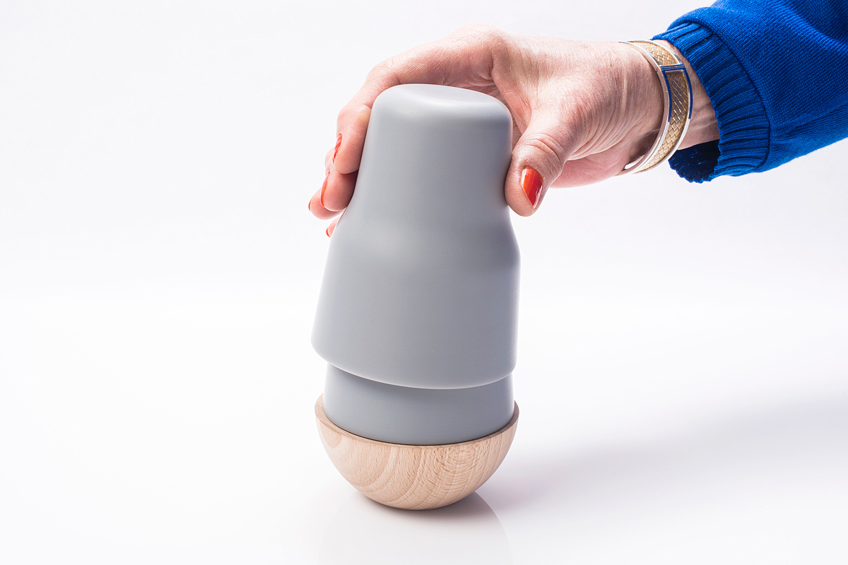 Pill container，wood，naughty，