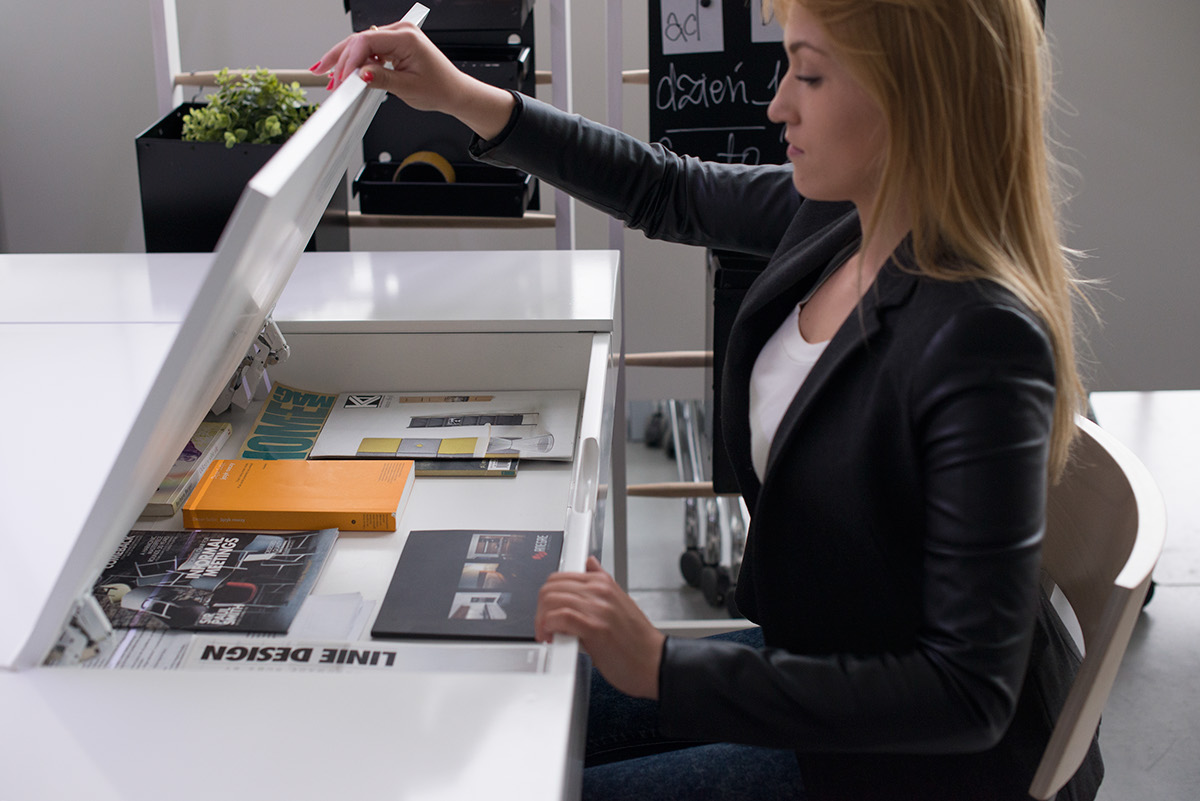 to work in an office，furniture，product design，industrial design，