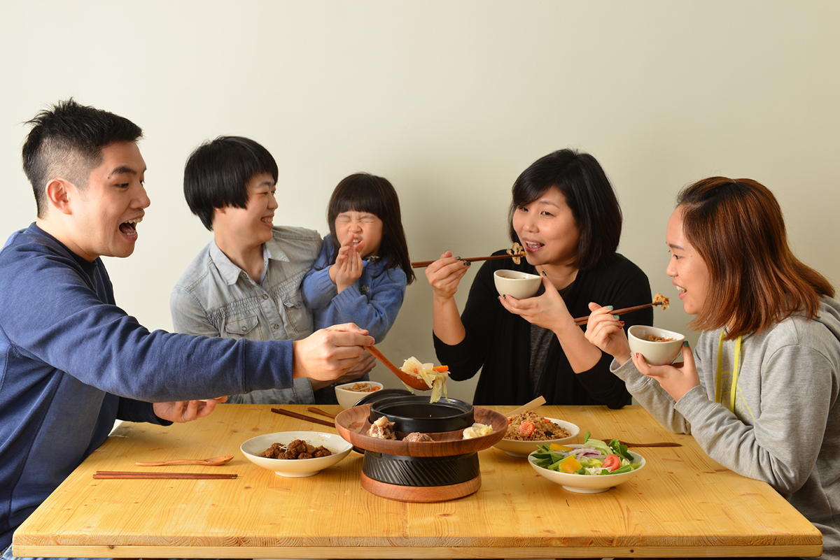 Gooddesign，rotate，Wooden plate，pot，family，Pottery，reddot，