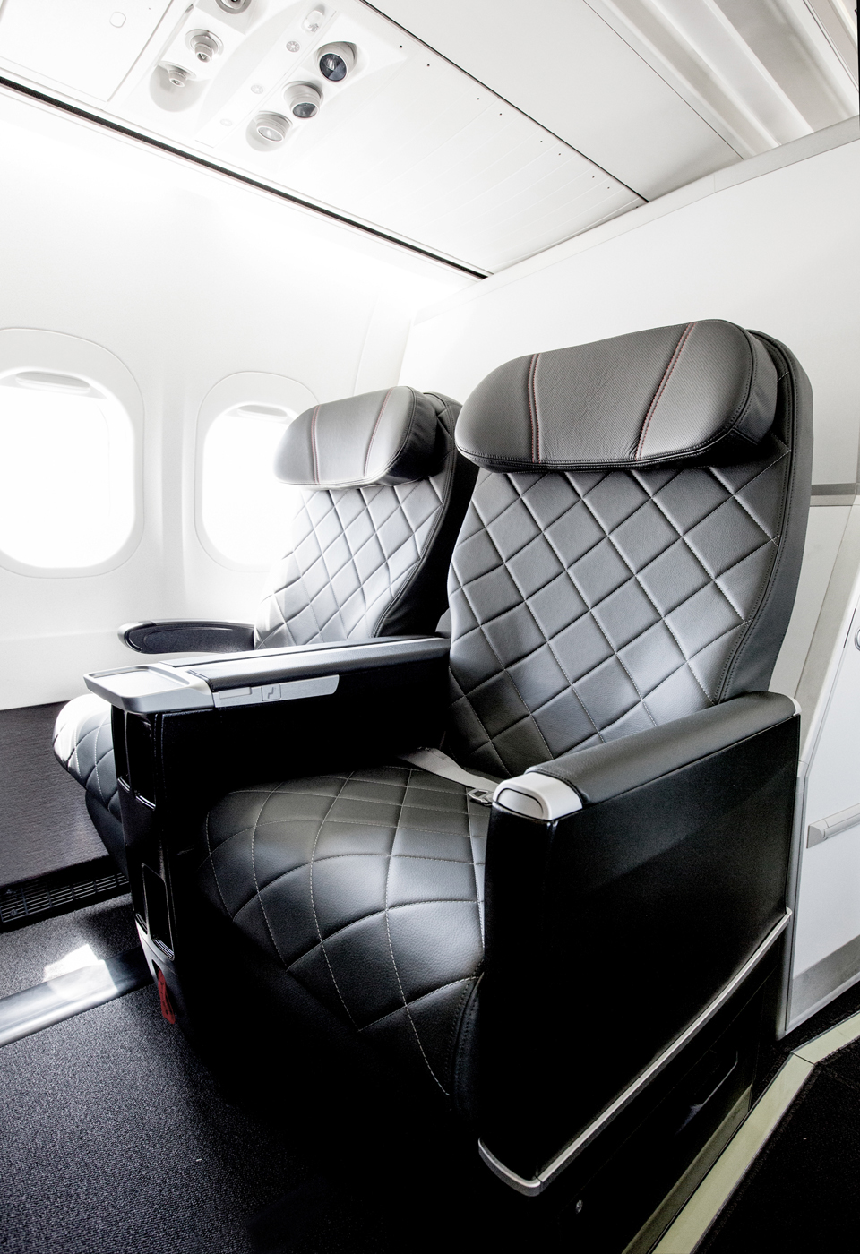Qantas，Jet，Custom seats，luxury，IPad bracket，ipad，