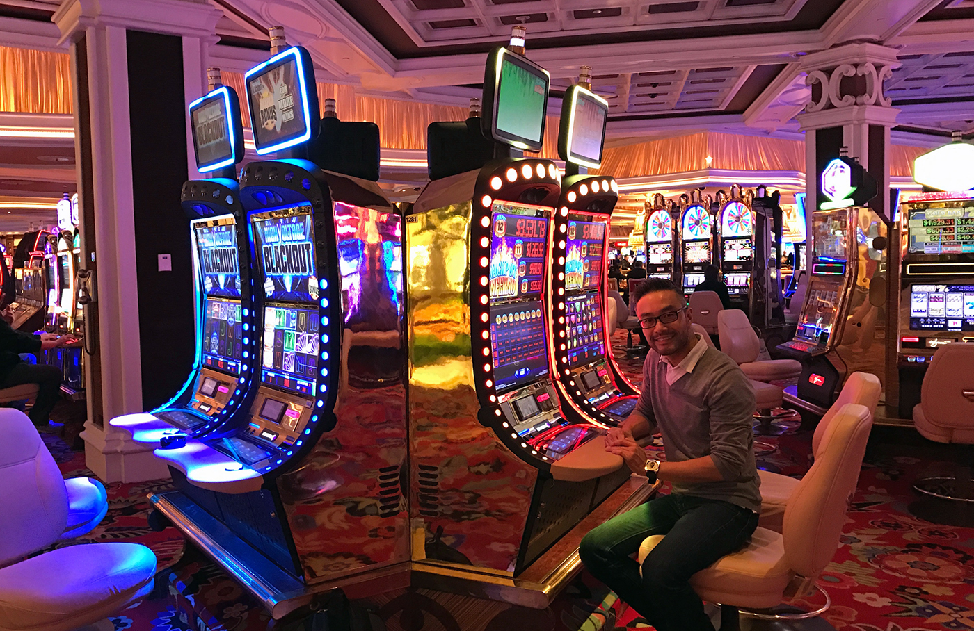 recreational machines，colour，Everi，Stage cabinet，