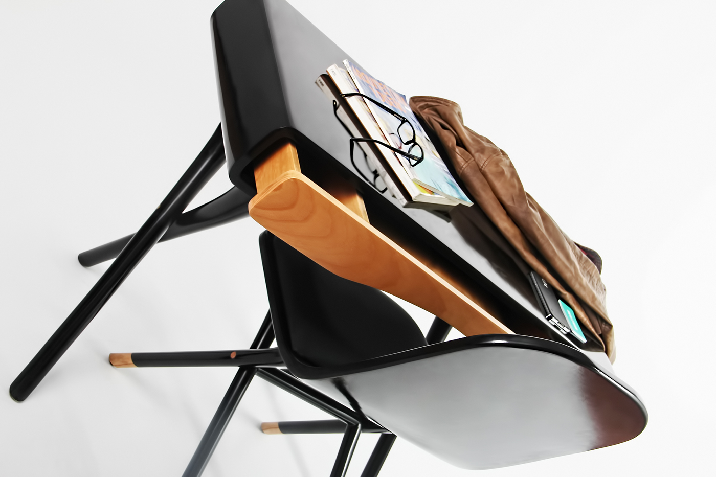 Table，combination，to work in an office，