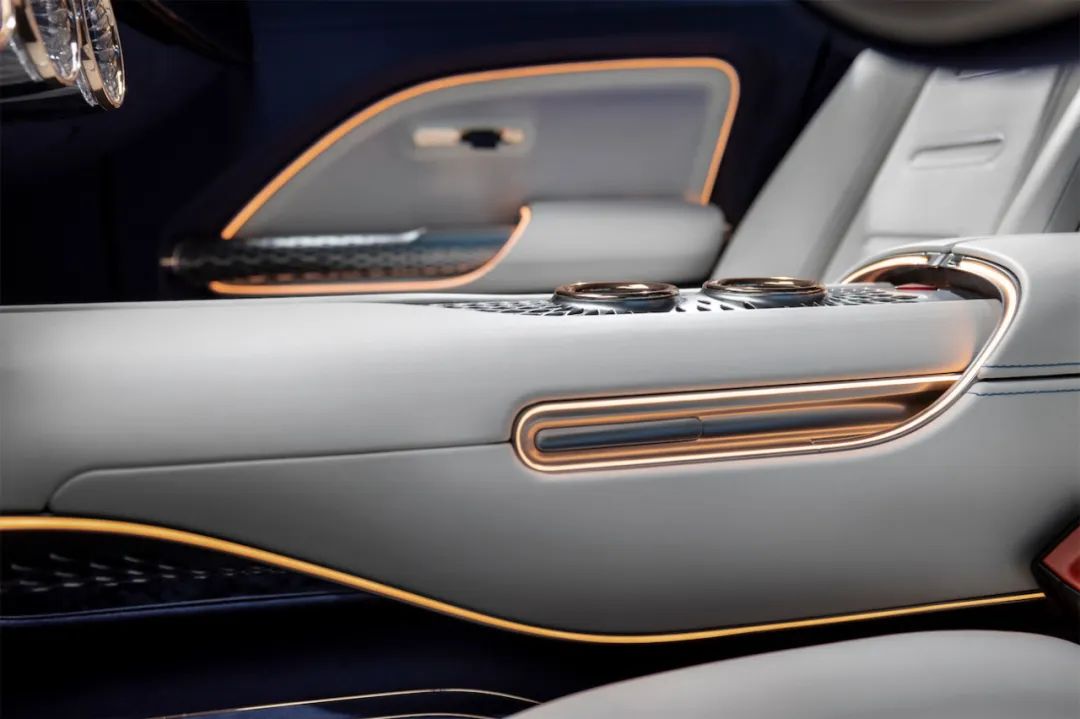 senior，Interior，automobile，texture of material，texture，