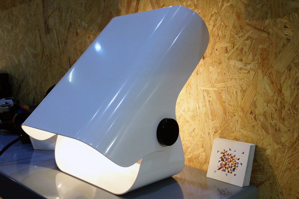 Desk lamp，Retro，adjust，elegant，rotate，