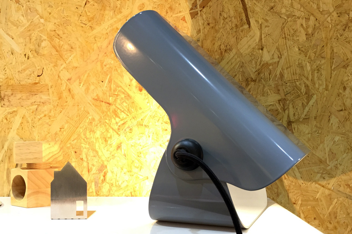 Desk lamp，Retro，adjust，elegant，rotate，