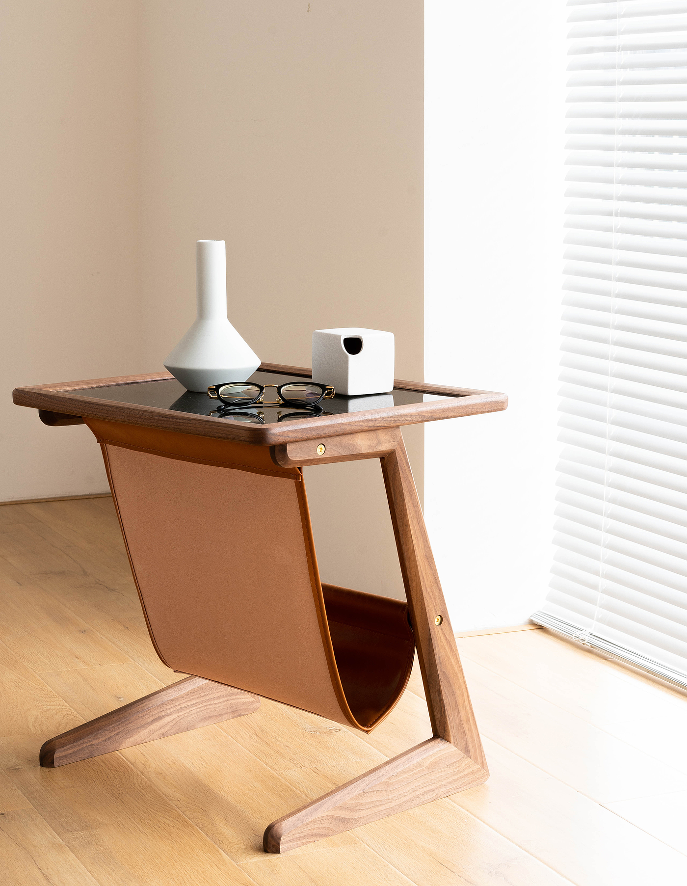 Solid wood furniture，furniture design ，Cherry wood furniture，product design，Side table，bedside cupboard，
