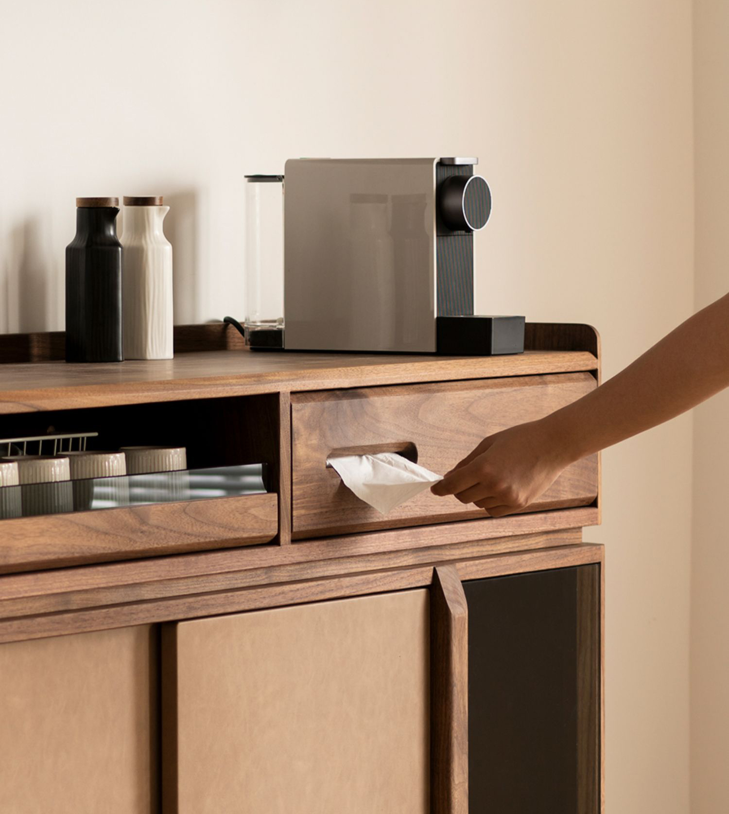 Solid wood furniture，Sideboard，Side cabinet，product design，Household products，