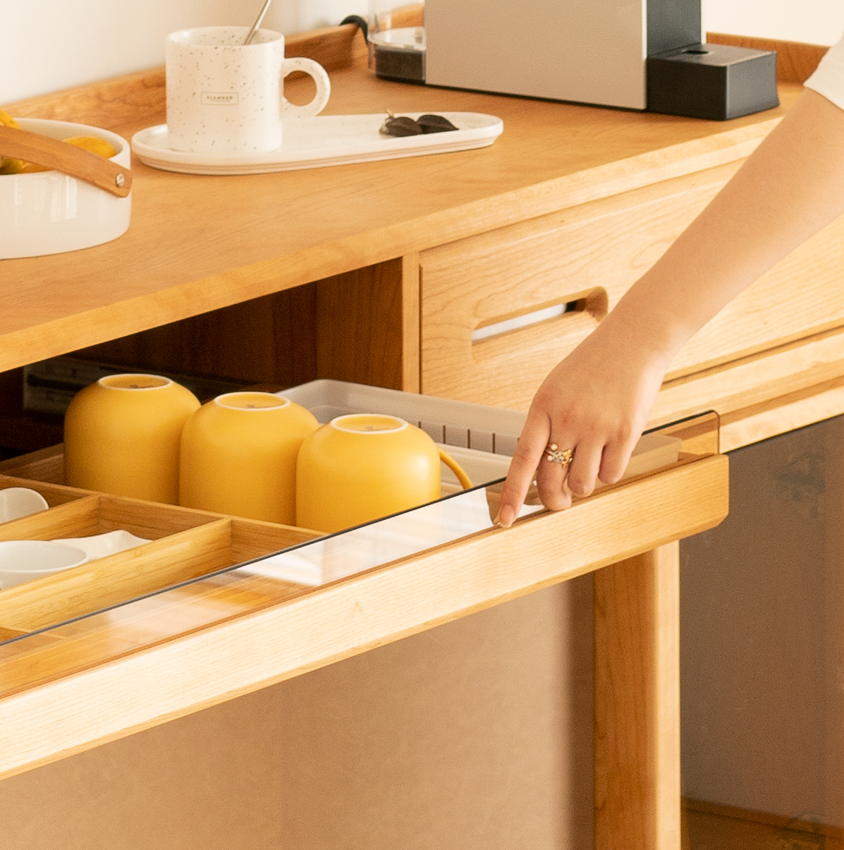 Solid wood furniture，Sideboard，Side cabinet，product design，Household products，