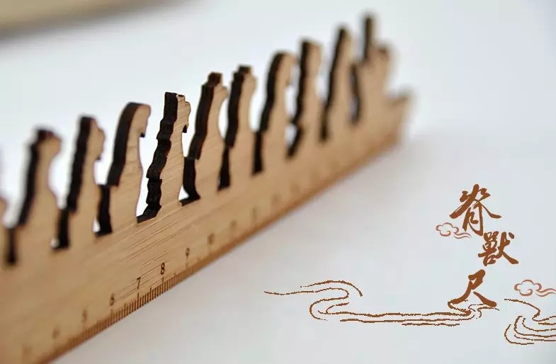 the Imperial Palace，Hanfu，Chinese style clothing，museum，Qifeng lamp，