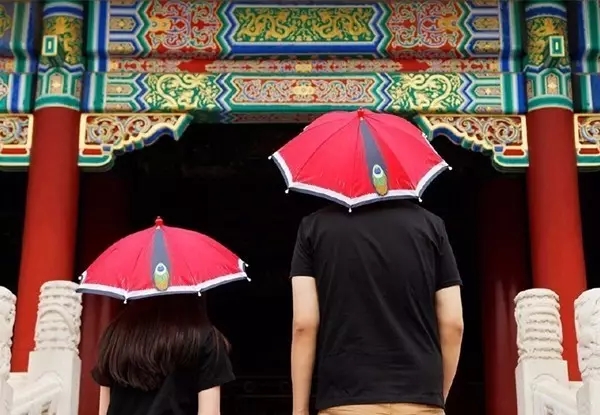 the Imperial Palace，Hanfu，Chinese style clothing，museum，Qifeng lamp，