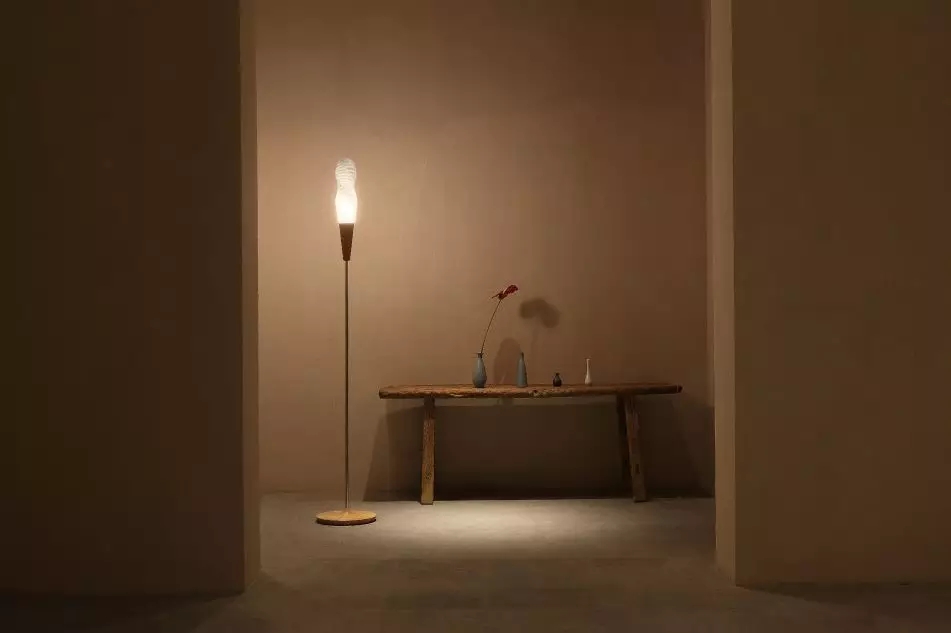 the Imperial Palace，Hanfu，Chinese style clothing，museum，Qifeng lamp，