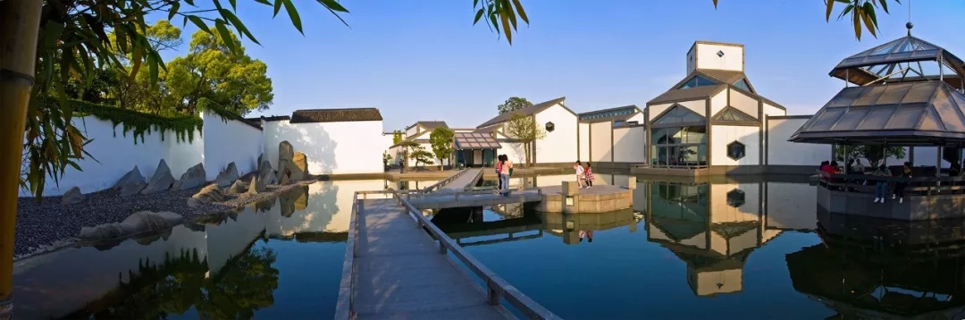 the Imperial Palace，Hanfu，Chinese style clothing，museum，Qifeng lamp，