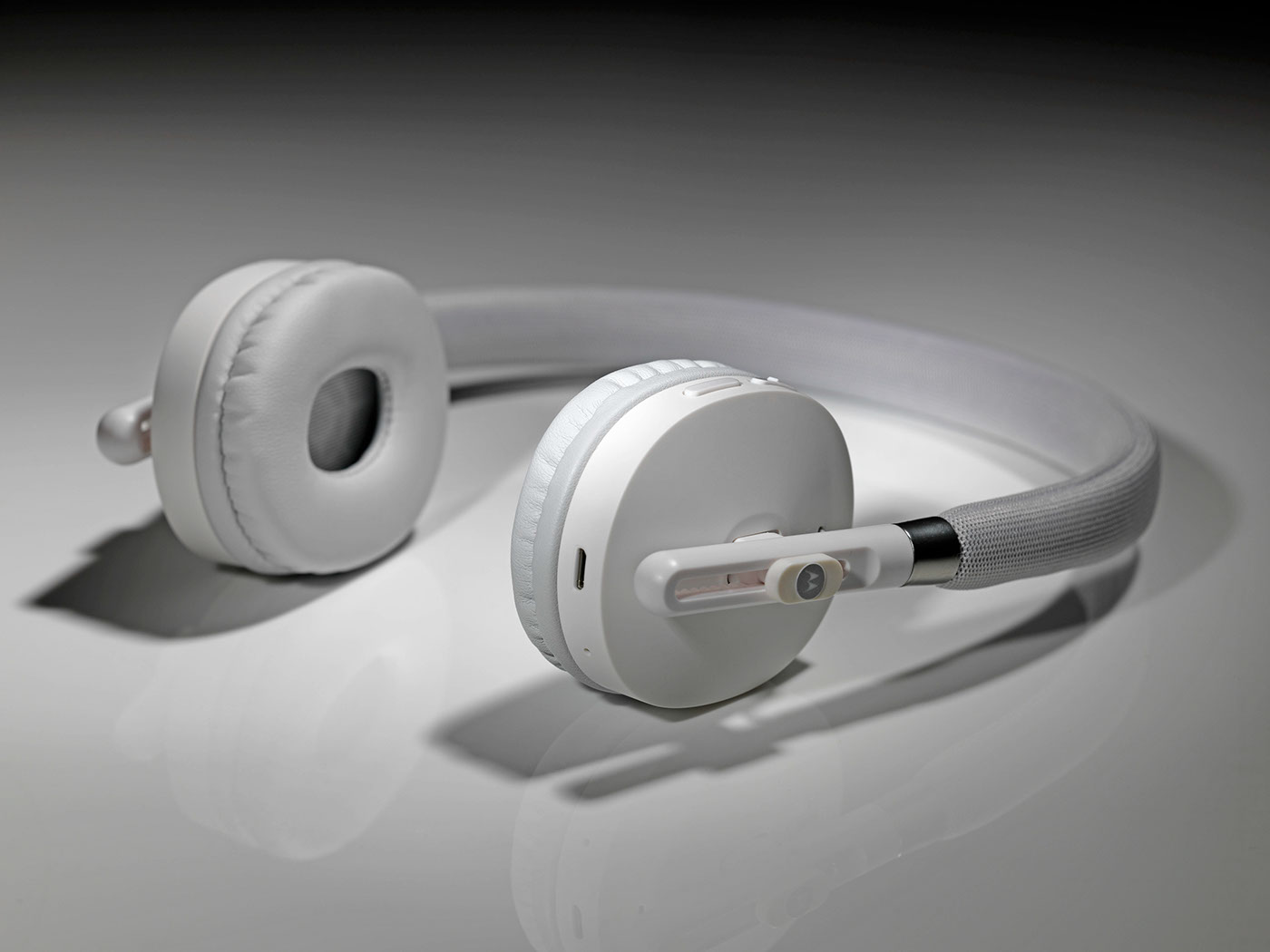 motorcycle，PULSE，headset，shot，