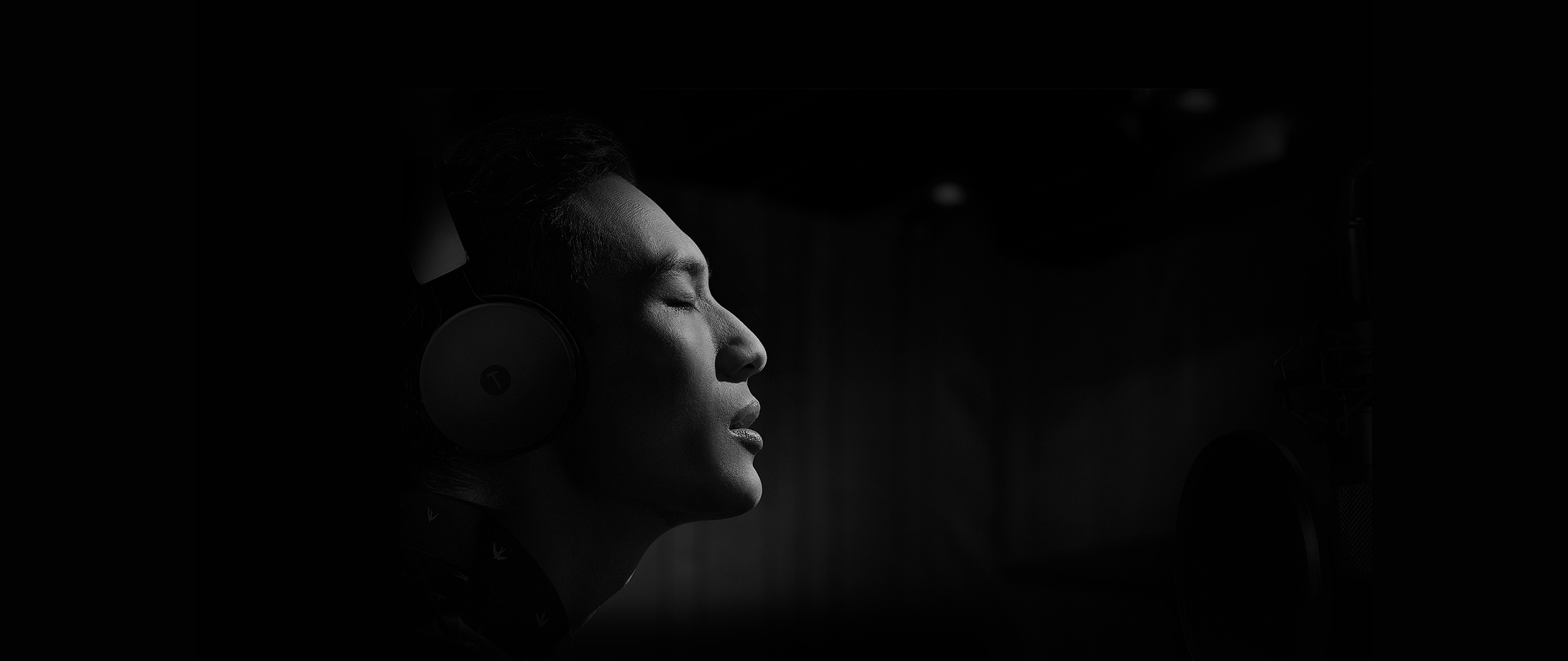 headset，Headwear，Sennheiser，Lao Luo，Yong Hao Luo，hammer，