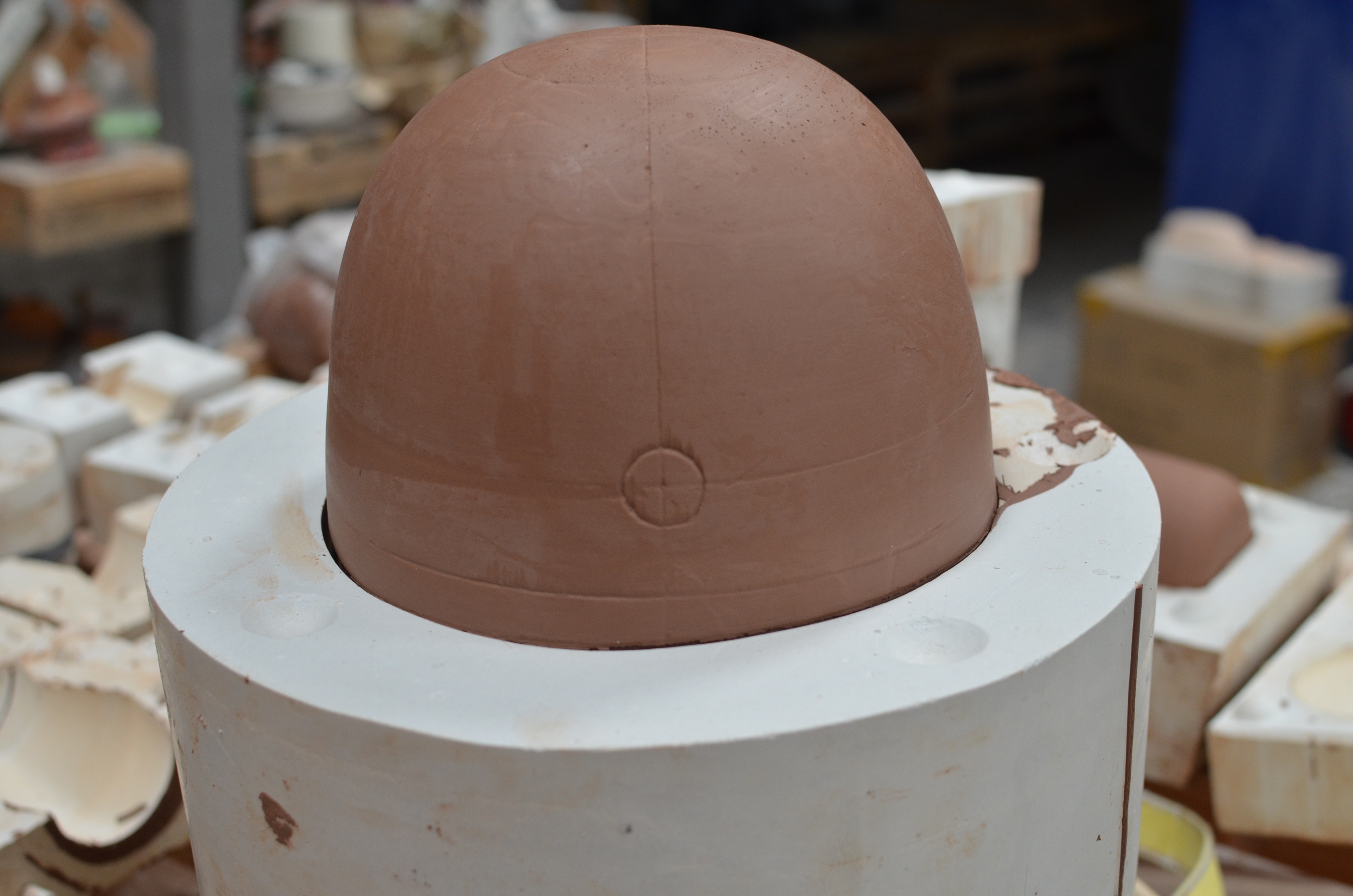 lamps and lanterns，manual，portable，texture of material，