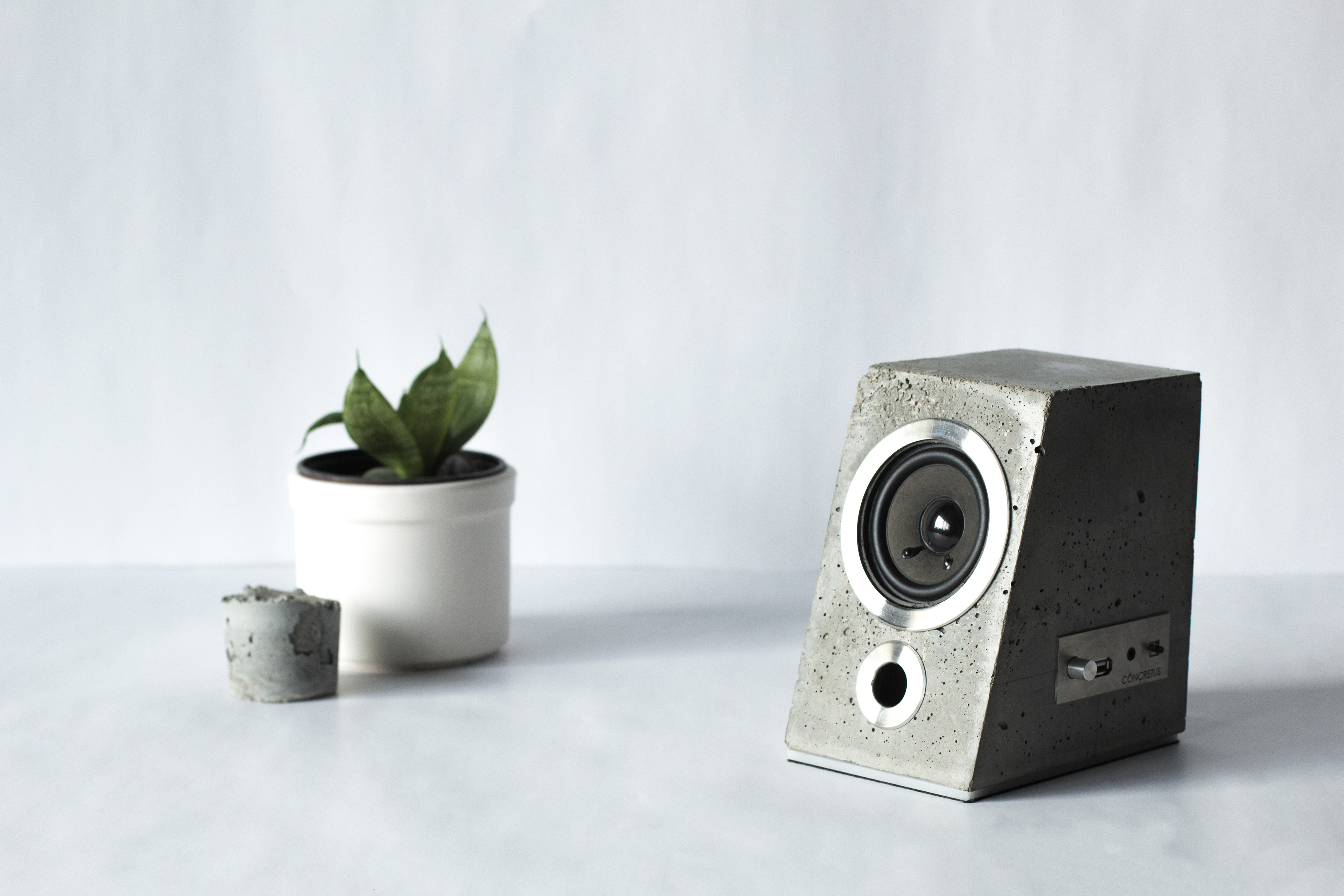 concrete，loudspeaker box，Bluetooth，Digital intelligence，