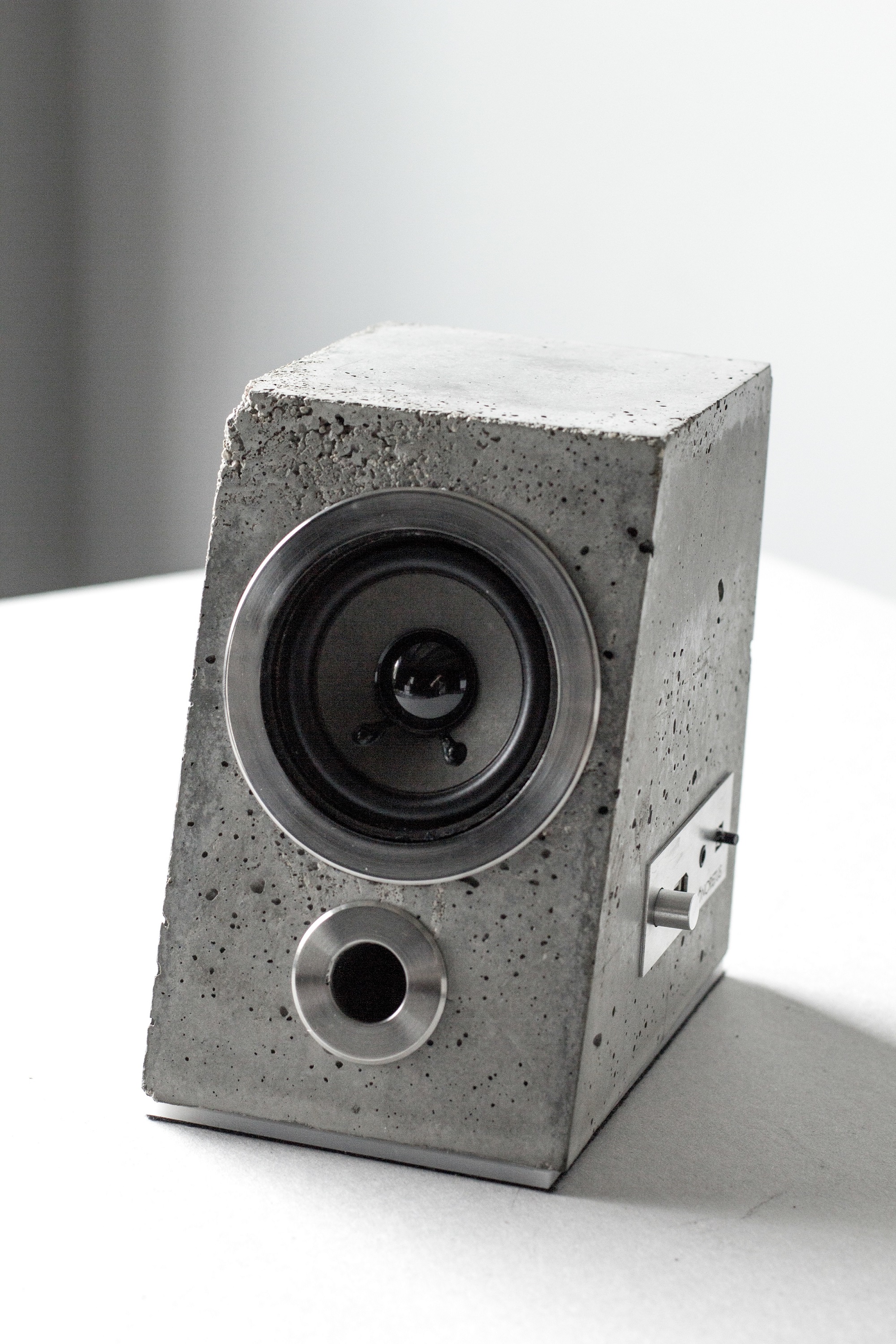 concrete，loudspeaker box，Bluetooth，Digital intelligence，